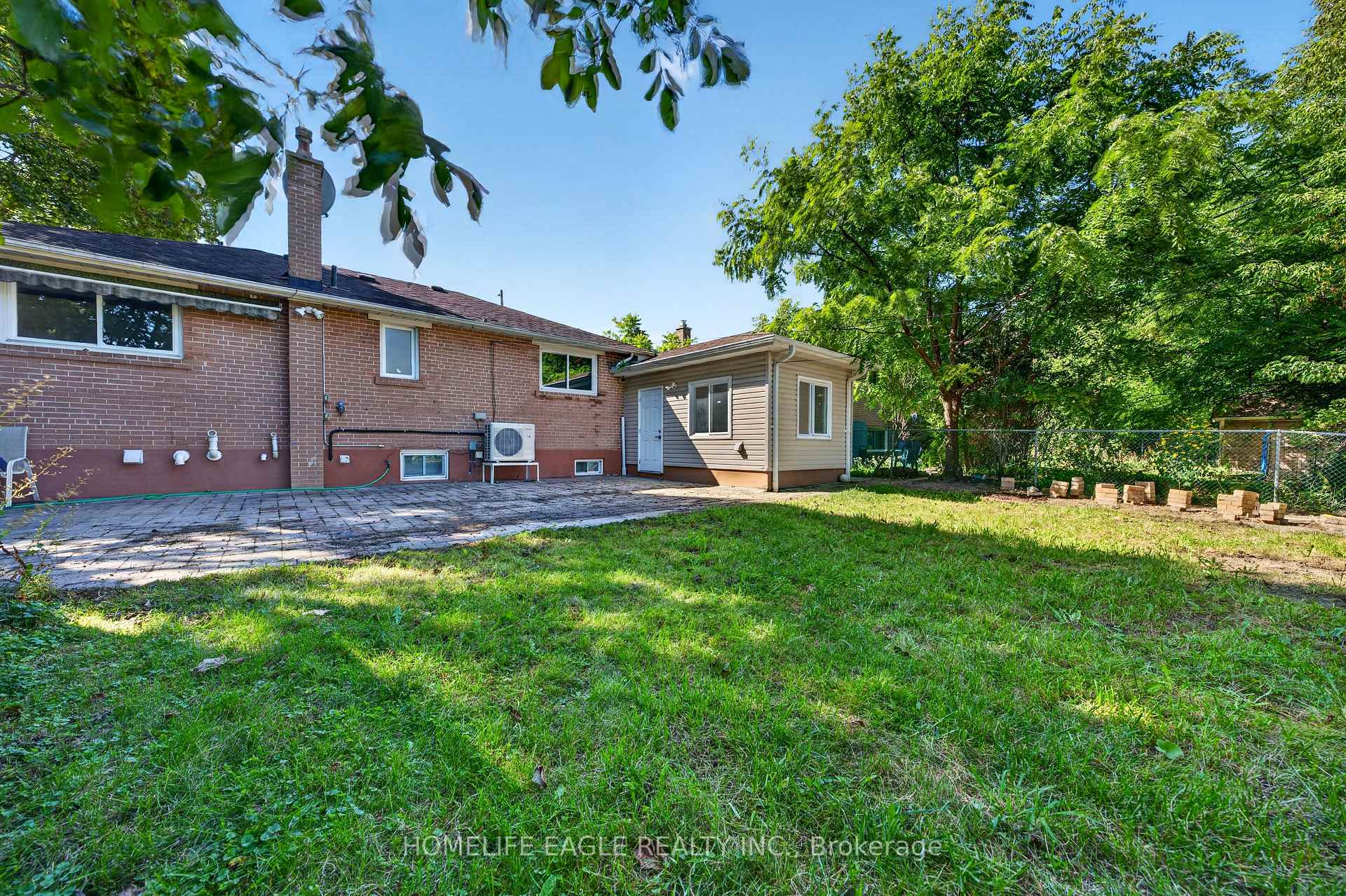 Photo 16 of 2 Aurora Heights Drive, Aurora, Aurora Heights — HOMEH