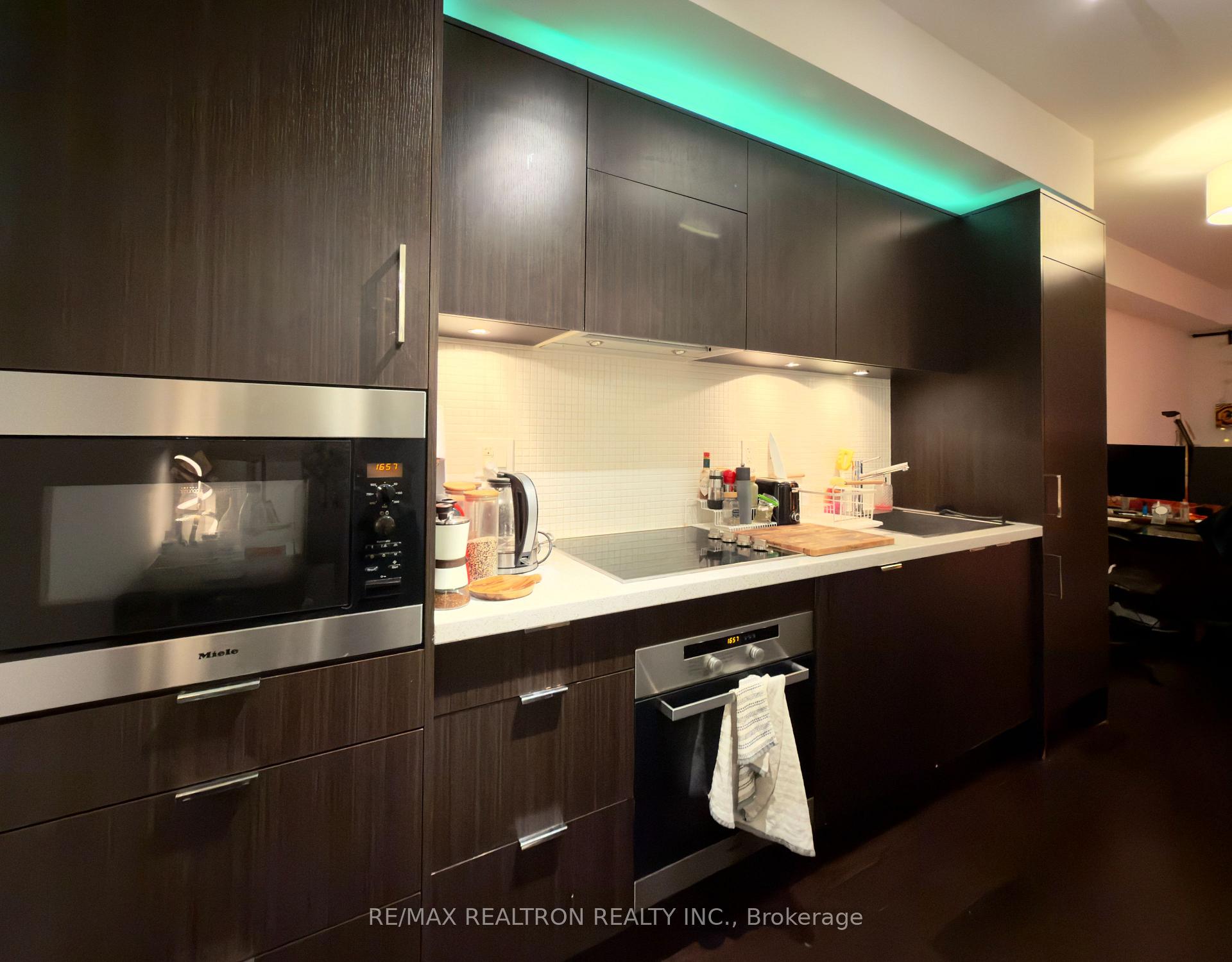 Photo 11 of Unit 710, 21 Widmer Street, Toronto, Waterfront Communities — HOMEH