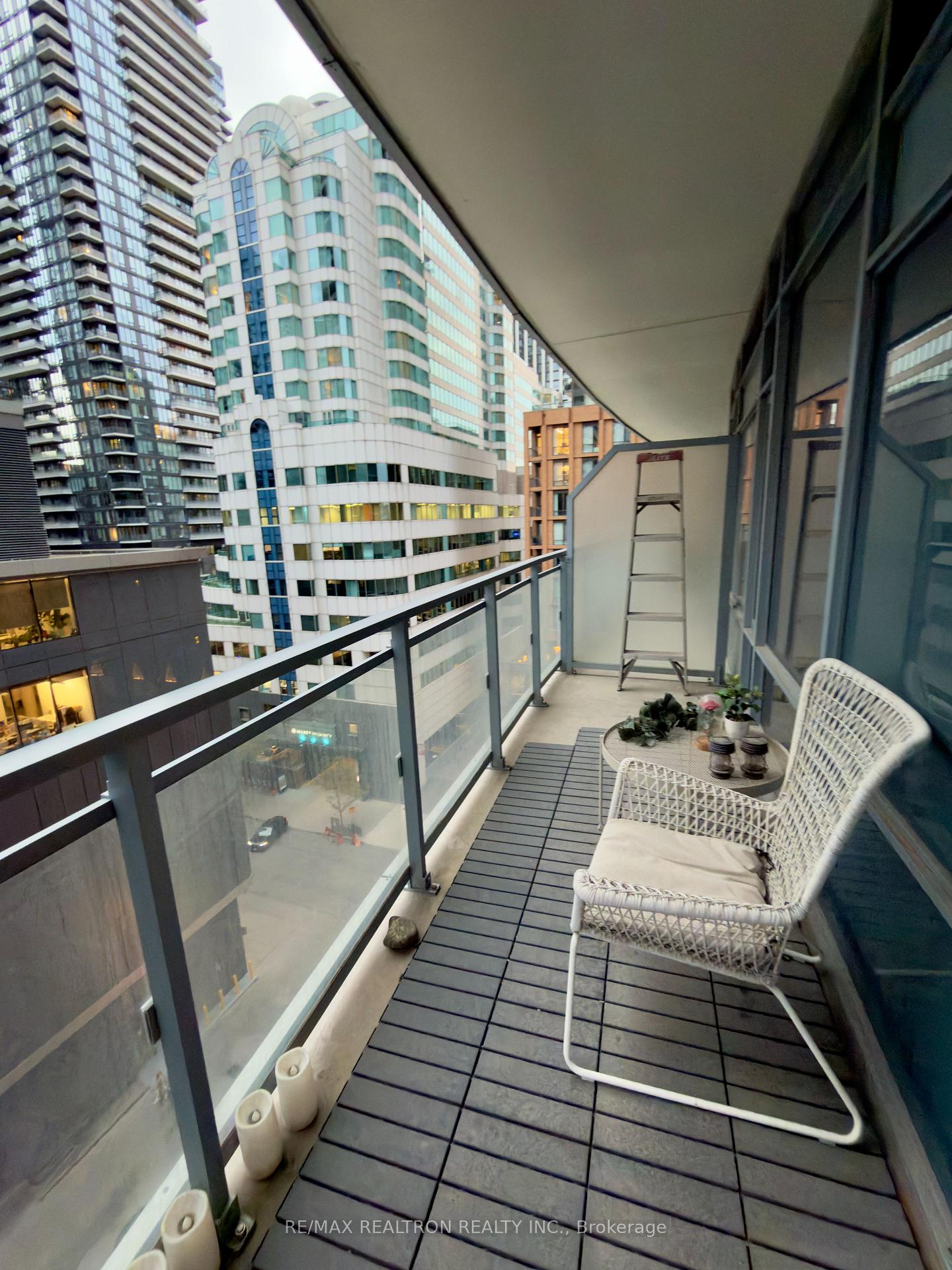 Photo 24 of Unit 710, 21 Widmer Street, Toronto, Waterfront Communities — HOMEH