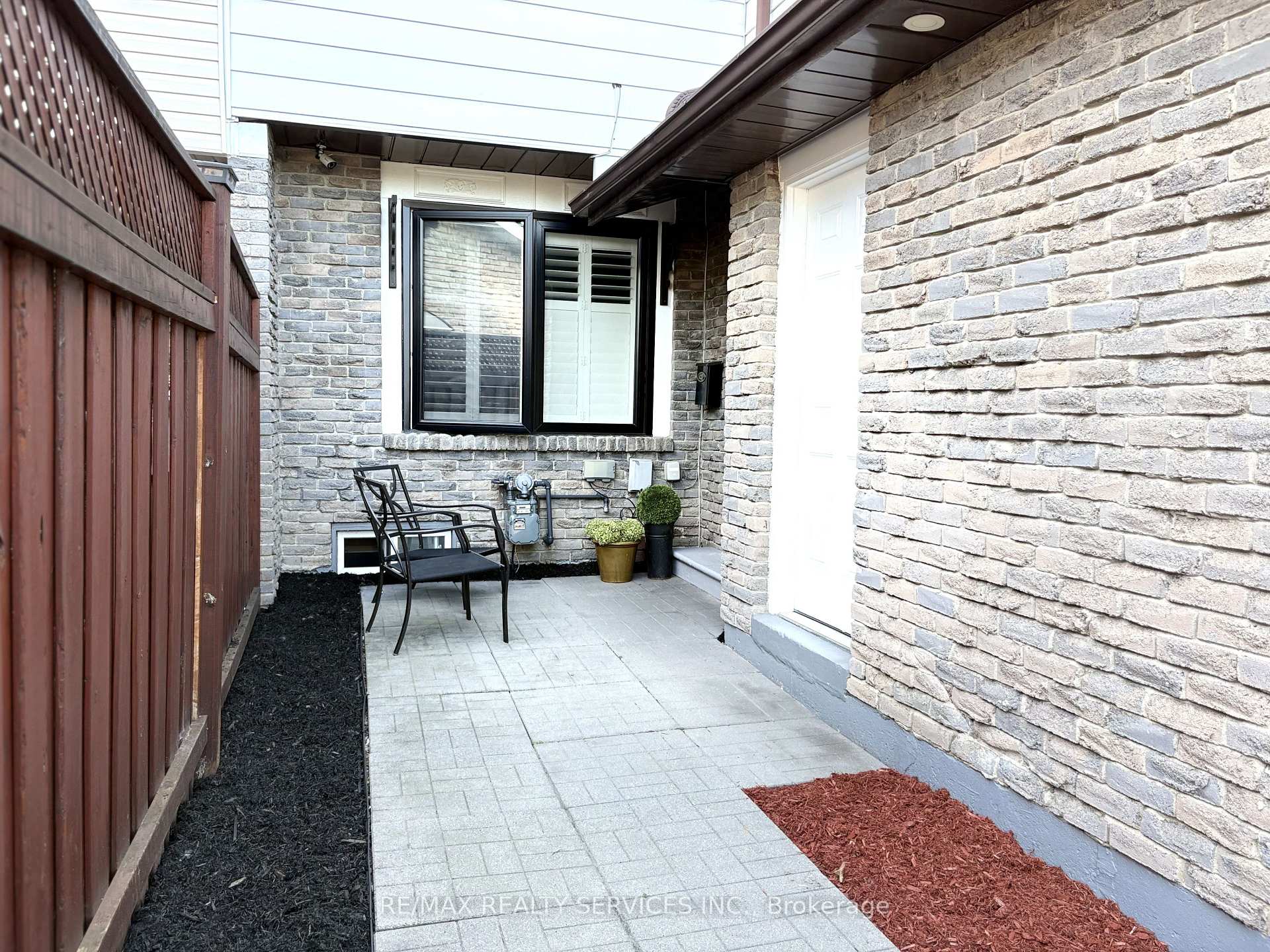Photo 3 of 151 Greene Drive, Brampton, Madoc — HOMEH