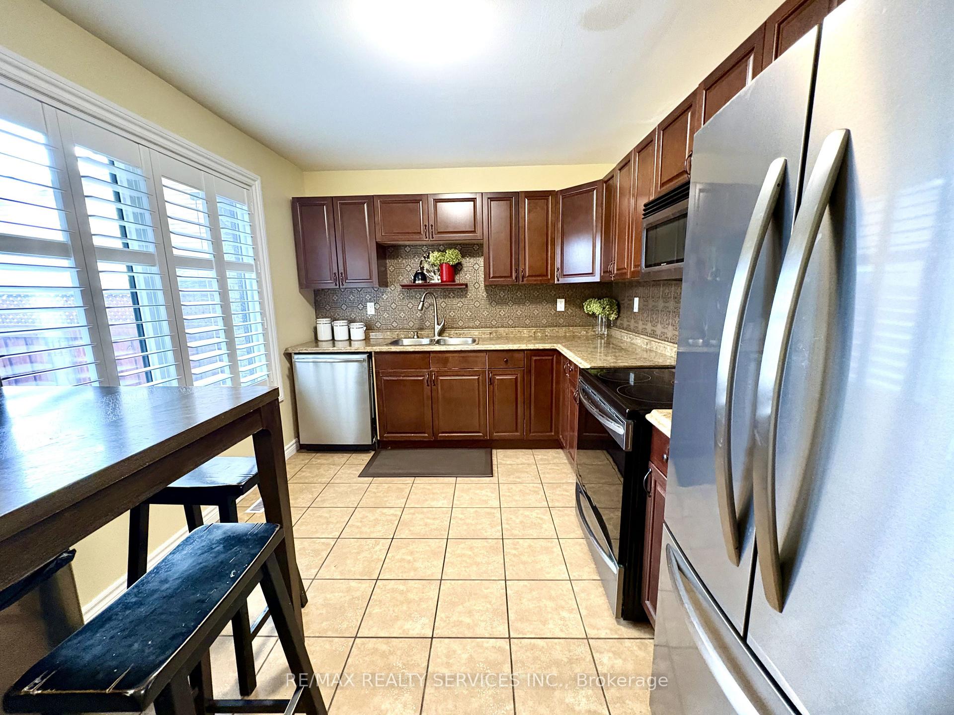 Photo 5 of 151 Greene Drive, Brampton, Madoc — HOMEH