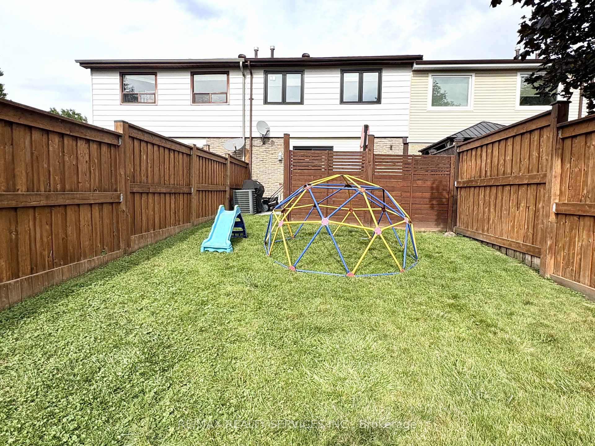 Photo 17 of 151 Greene Drive, Brampton, Madoc — HOMEH