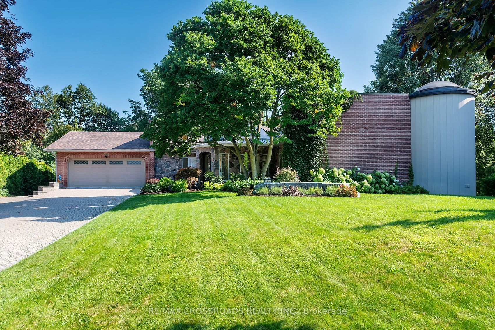 Photo 6 of 127 Taylorwood Court, Oshawa, Samac — HOMEH