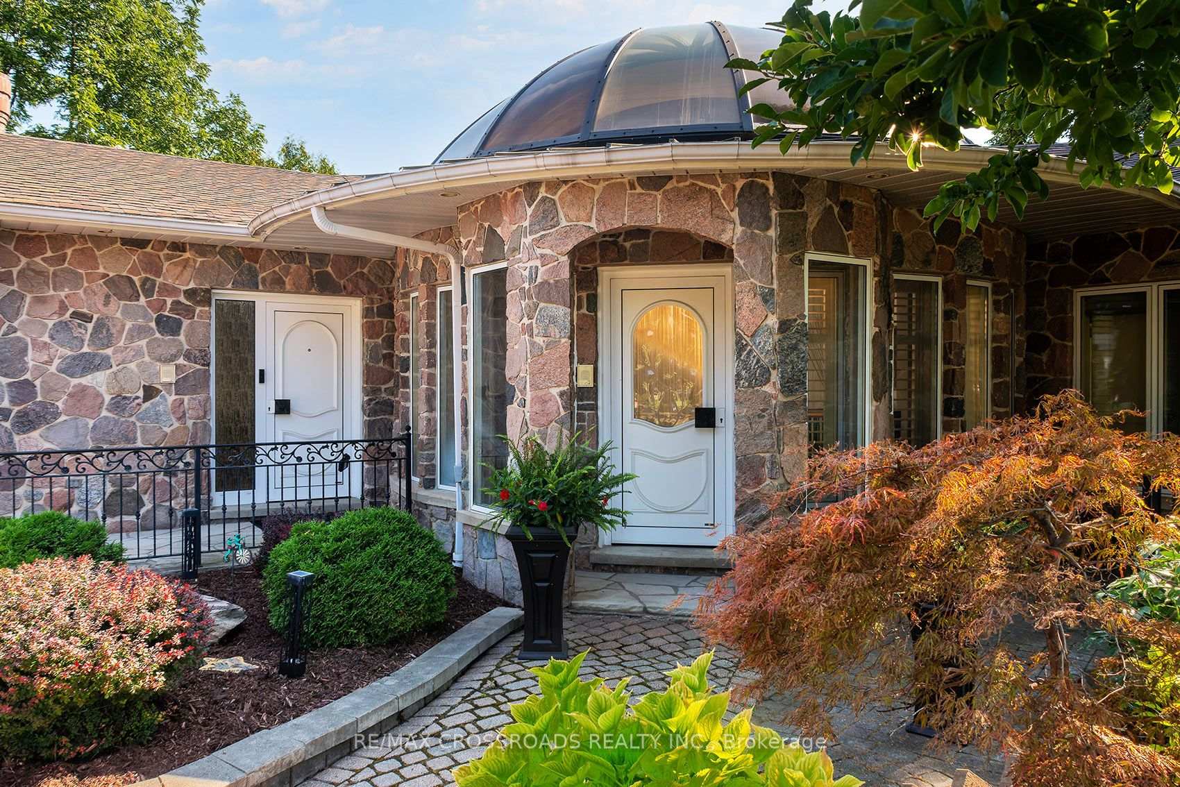 Photo 7 of 127 Taylorwood Court, Oshawa, Samac — HOMEH