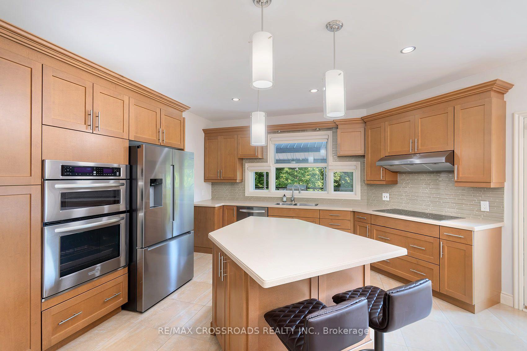 Photo 15 of 127 Taylorwood Court, Oshawa, Samac — HOMEH