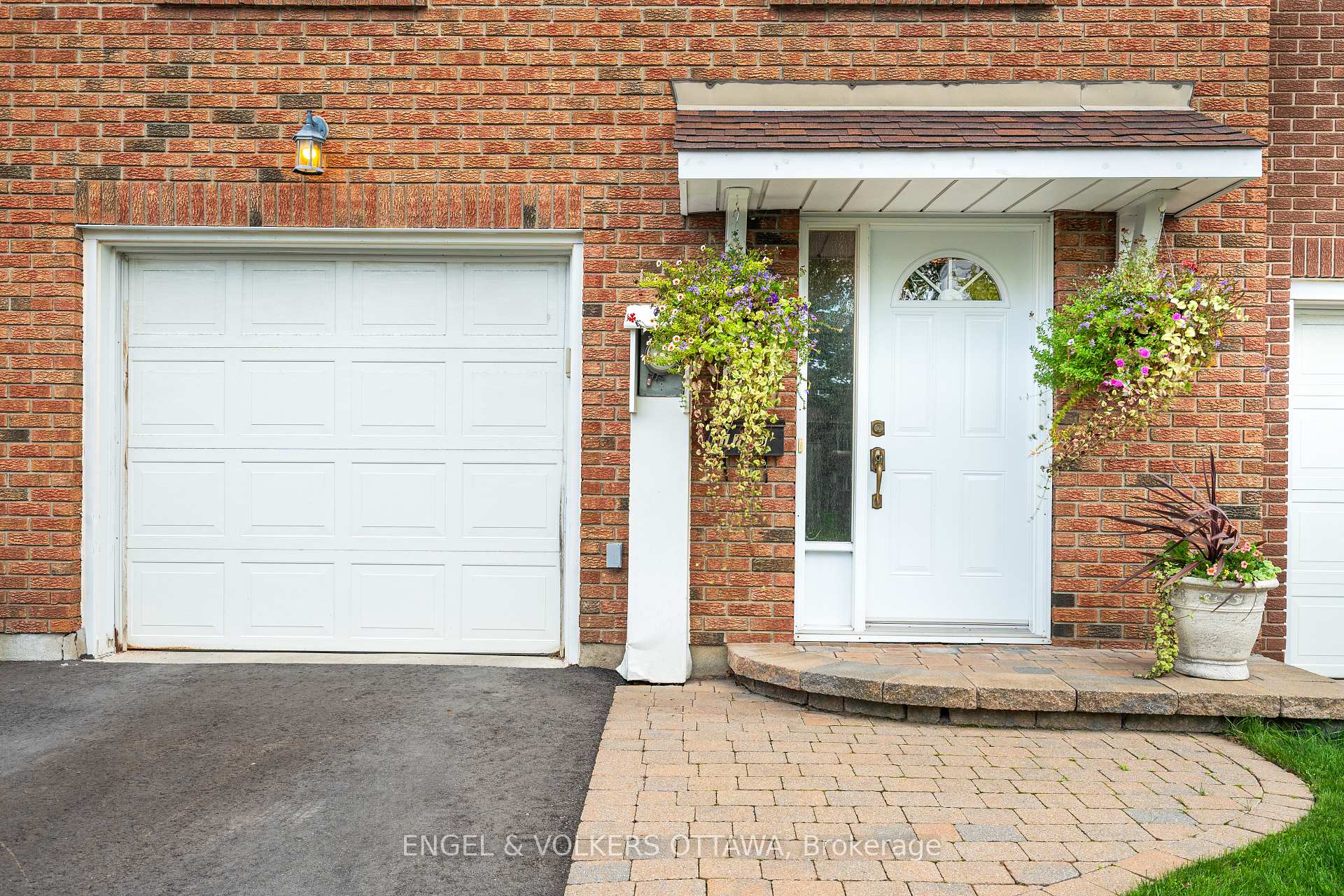 Photo 2 of Unit 34, 1793 Axminster Court, Ottawa, Convent Glen South — HOMEH