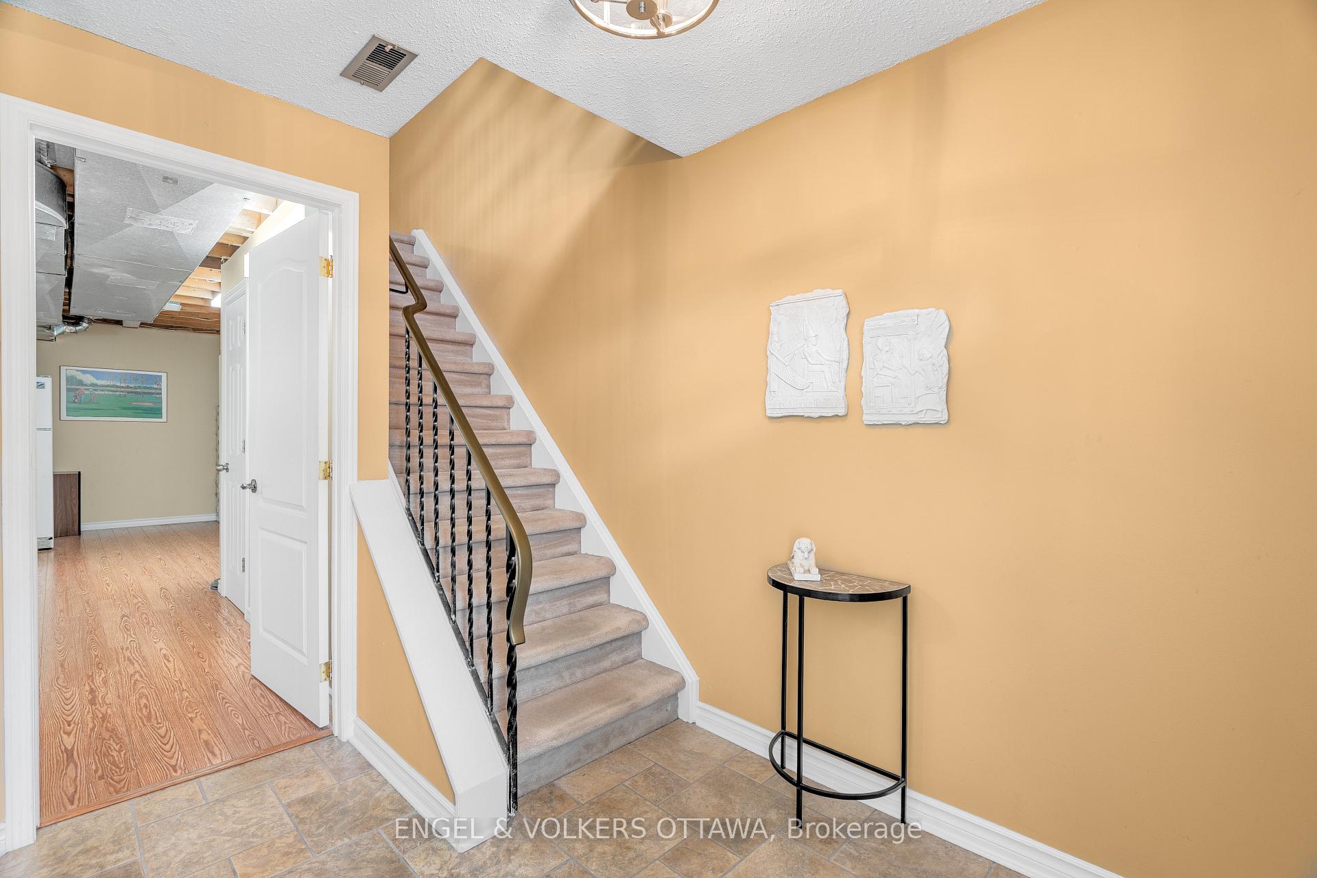 Photo 5 of Unit 34, 1793 Axminster Court, Ottawa, Convent Glen South — HOMEH