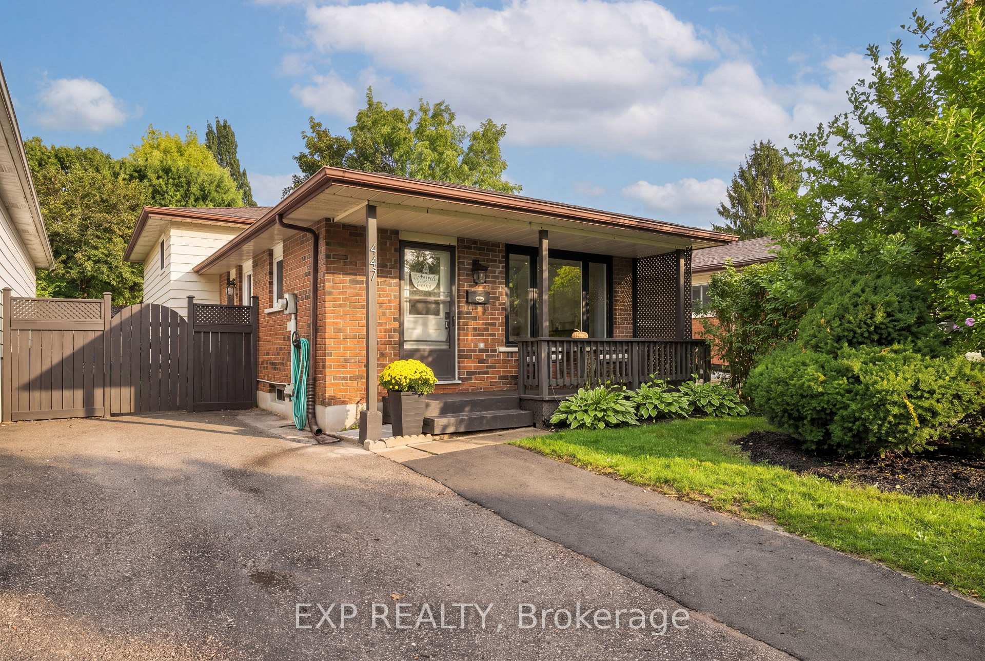 Photo 1 of 447 Drummerhill Crescent, Waterloo, Maple Hills — HOMEH