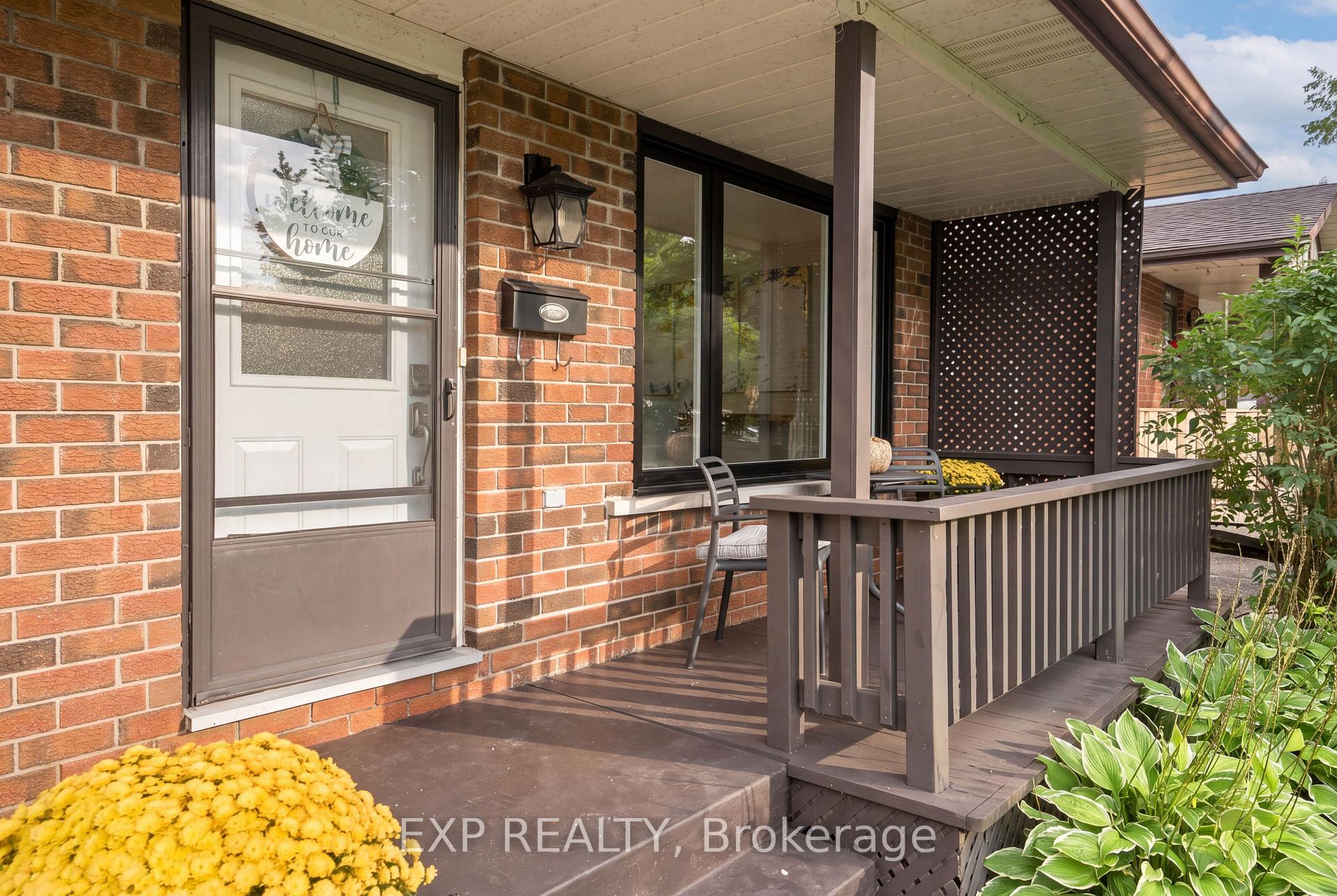 Photo 2 of 447 Drummerhill Crescent, Waterloo, Maple Hills — HOMEH