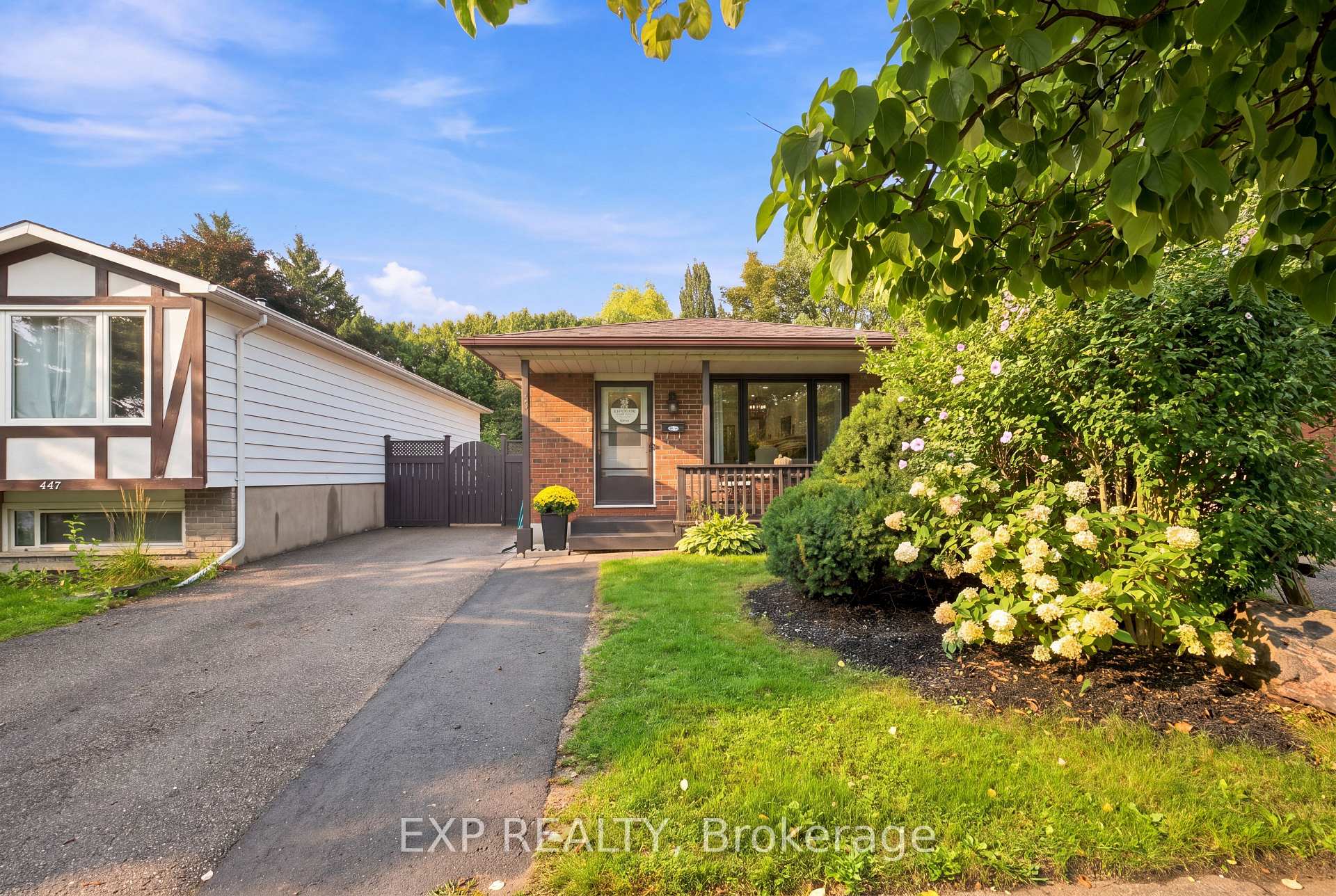 Photo 9 of 447 Drummerhill Crescent, Waterloo, Maple Hills — HOMEH
