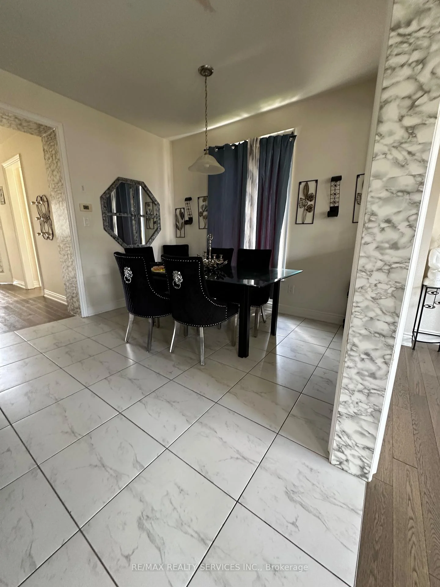 Photo 5 of 196 Munro Circle, Brantford, Empire South — HOMEH