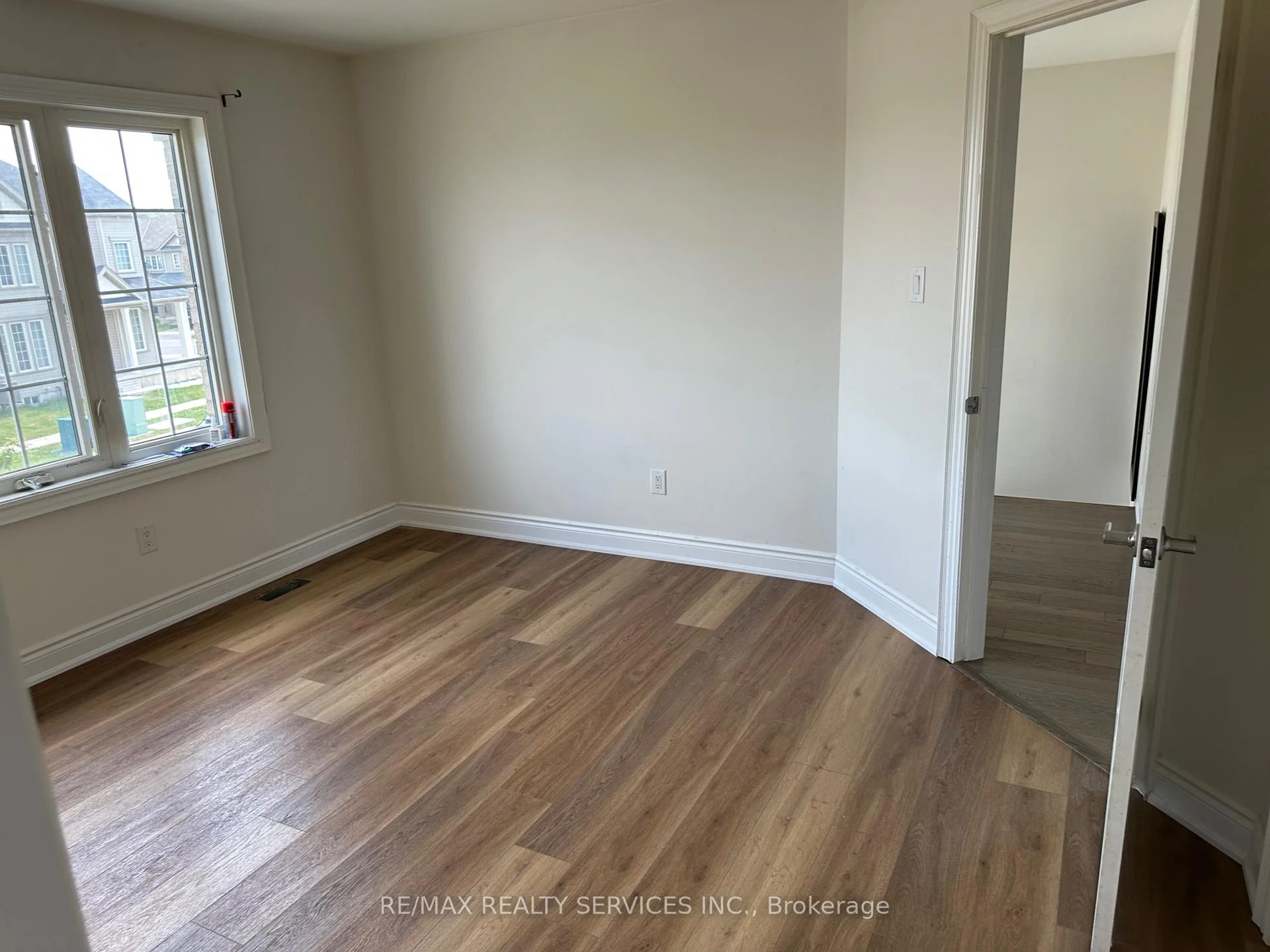 Photo 21 of 196 Munro Circle, Brantford, Empire South — HOMEH
