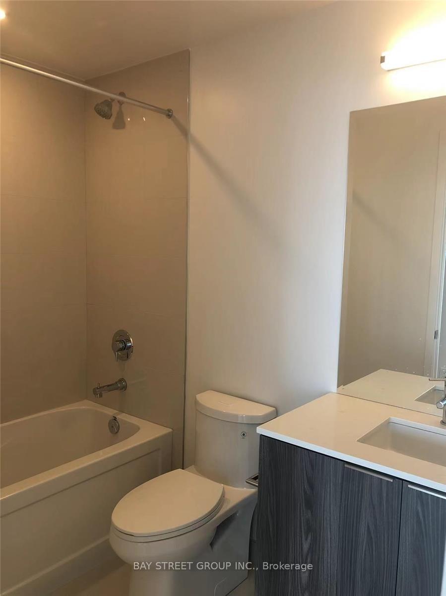 Photo 3 of Unit 1810, 15 Queens Quay E, Toronto, Waterfront Communities — HOMEH