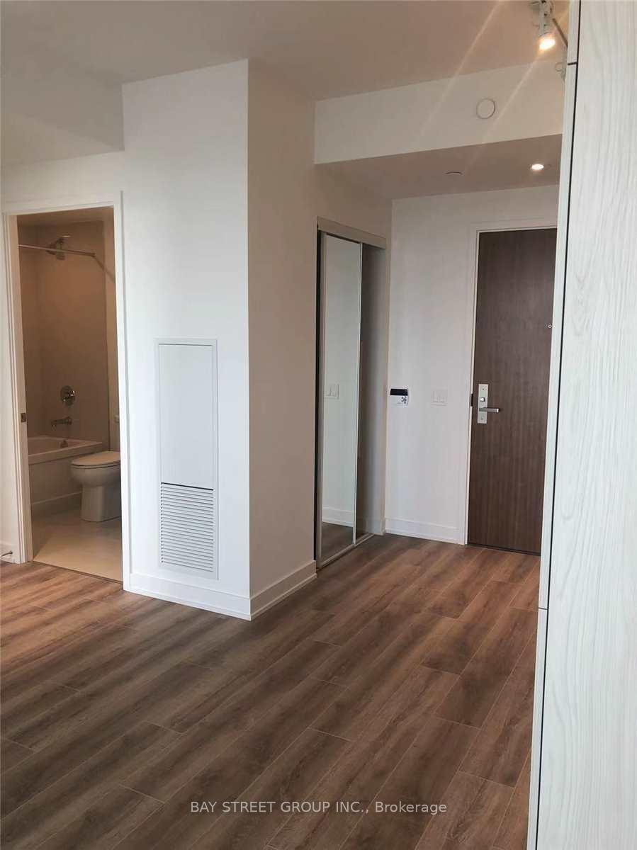 Photo 7 of Unit 1810, 15 Queens Quay E, Toronto, Waterfront Communities — HOMEH
