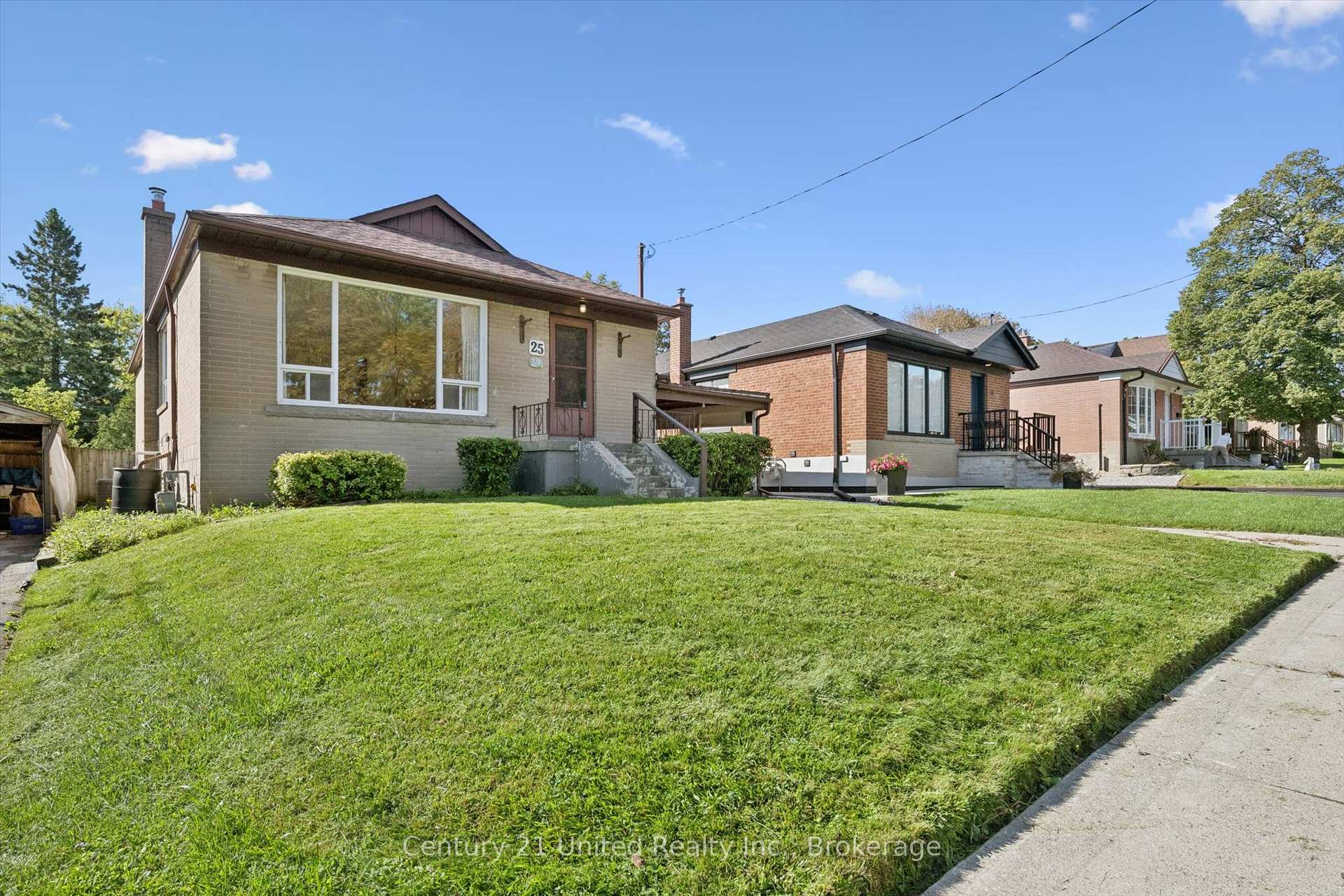Photo 3 of 25 Vankirk Road, Scarborough, Dorset Park — HOMEH
