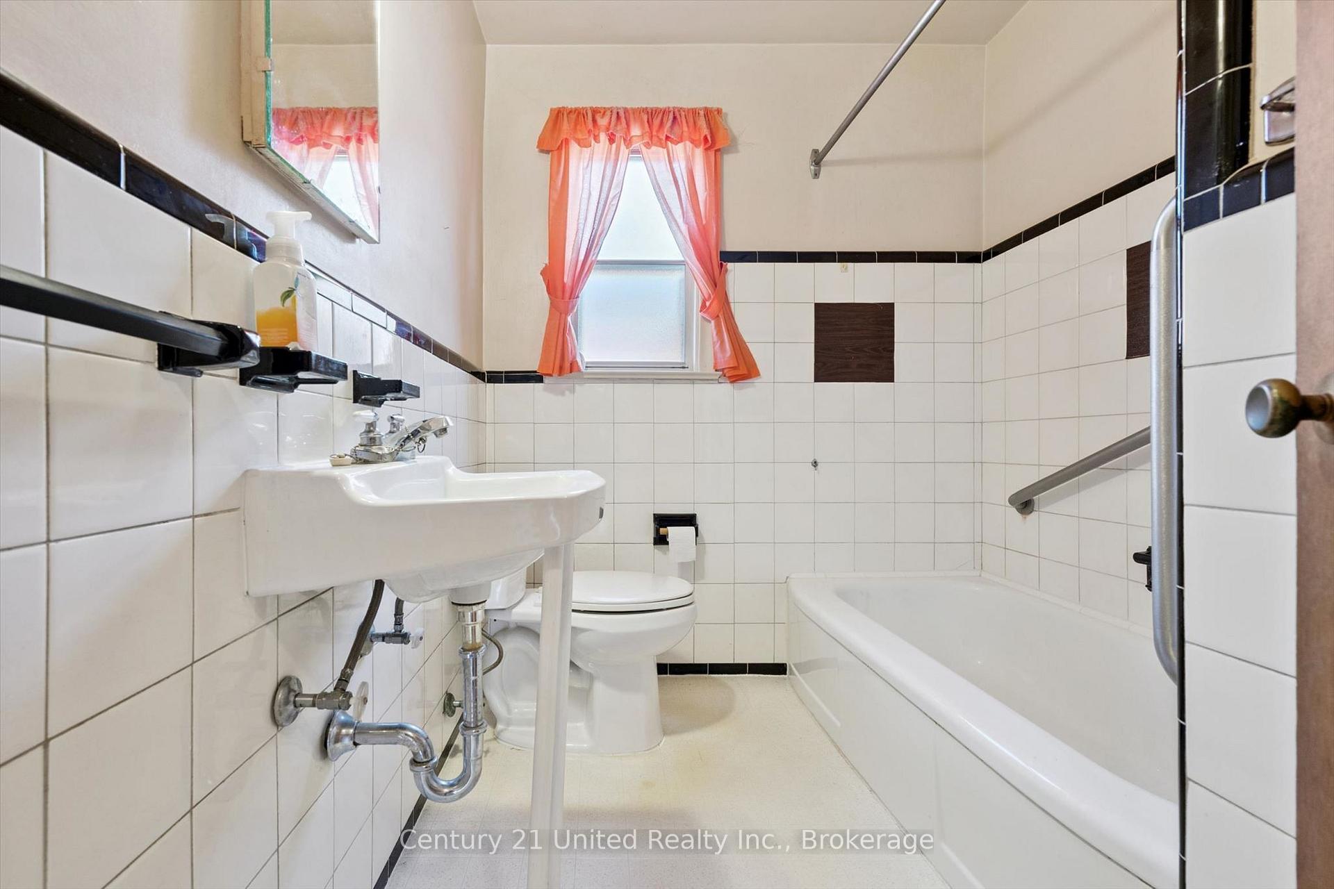 Photo 21 of 25 Vankirk Road, Scarborough, Dorset Park — HOMEH