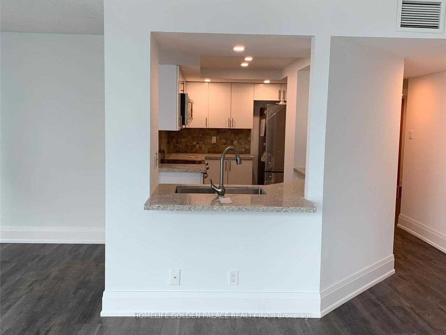 Photo 4 of Unit 3307, 77 Harbour Square, Toronto, Waterfront Communities — HOMEH