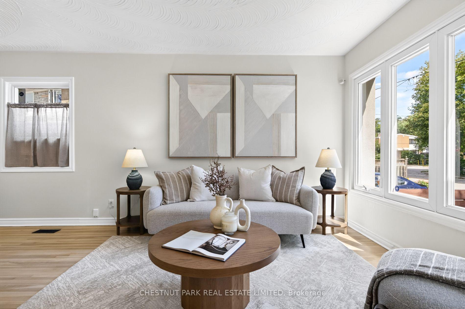 Photo 4 of 64 Pasadena Gardens, Toronto, Lambton Baby Point — HOMEH