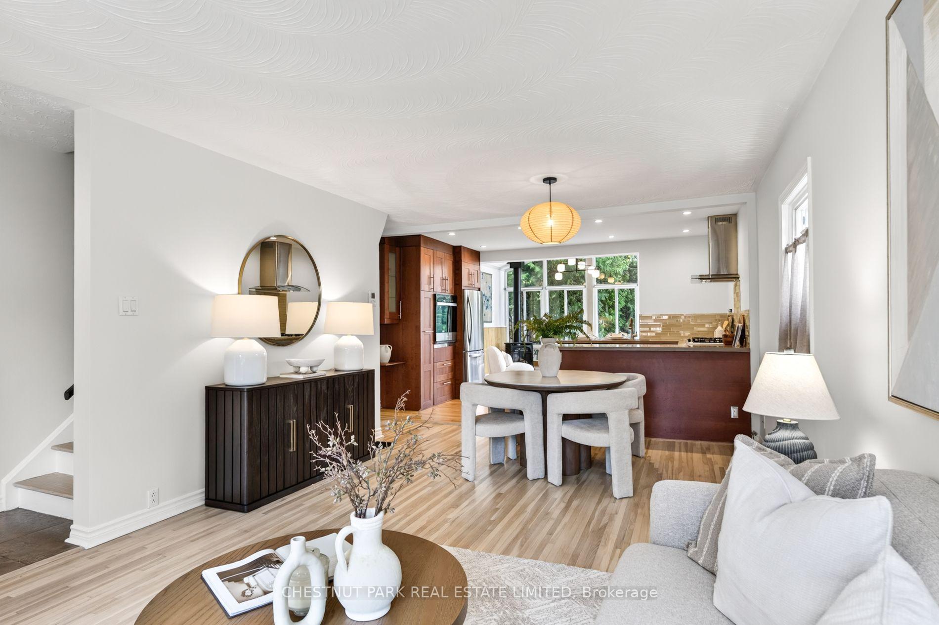 Photo 6 of 64 Pasadena Gardens, Toronto, Lambton Baby Point — HOMEH