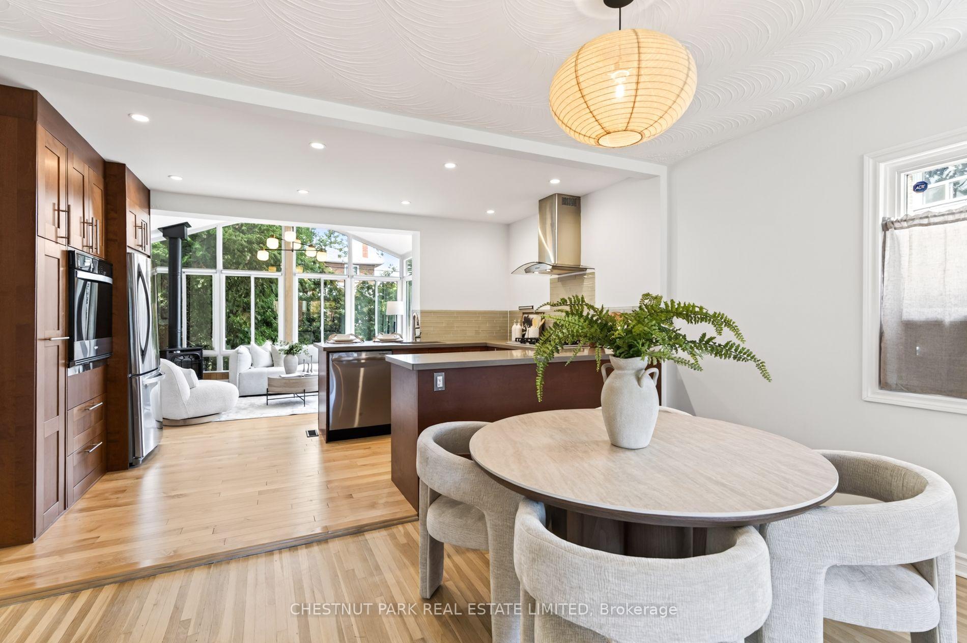 Photo 10 of 64 Pasadena Gardens, Toronto, Lambton Baby Point — HOMEH