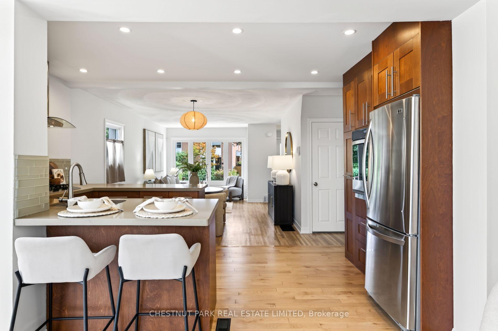 Photo 13 of 64 Pasadena Gardens, Toronto, Lambton Baby Point — HOMEH