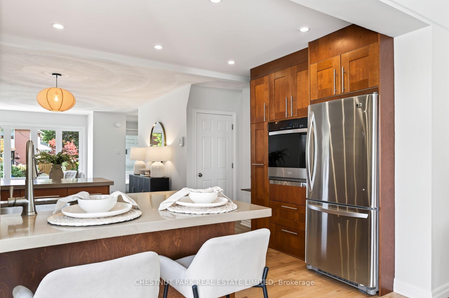 Photo 14 of 64 Pasadena Gardens, Toronto, Lambton Baby Point — HOMEH