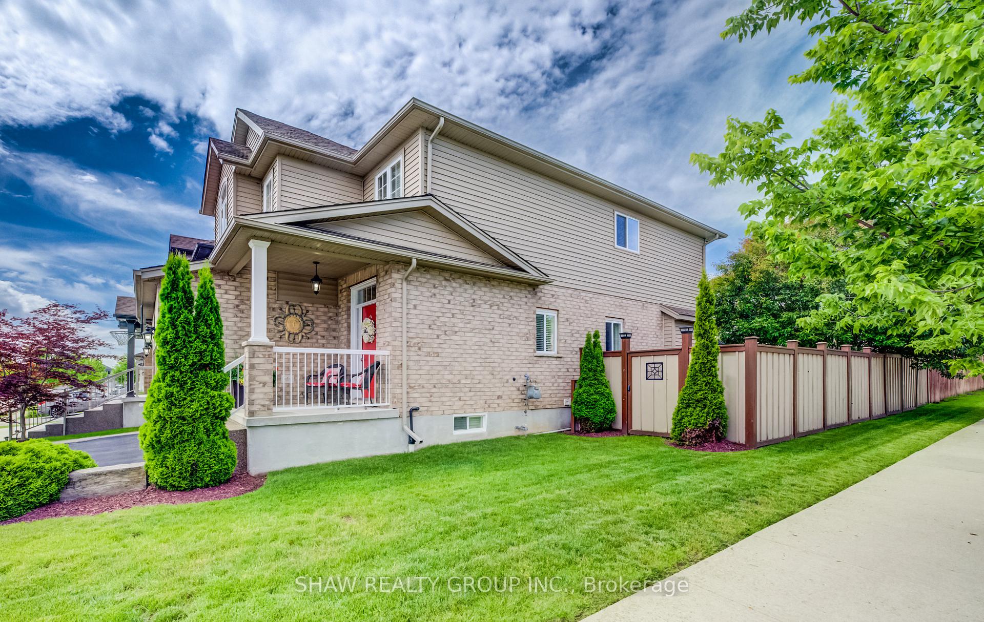 Photo 3 of 300 Watervale Crescent, Kitchener, Grand River South — HOMEH