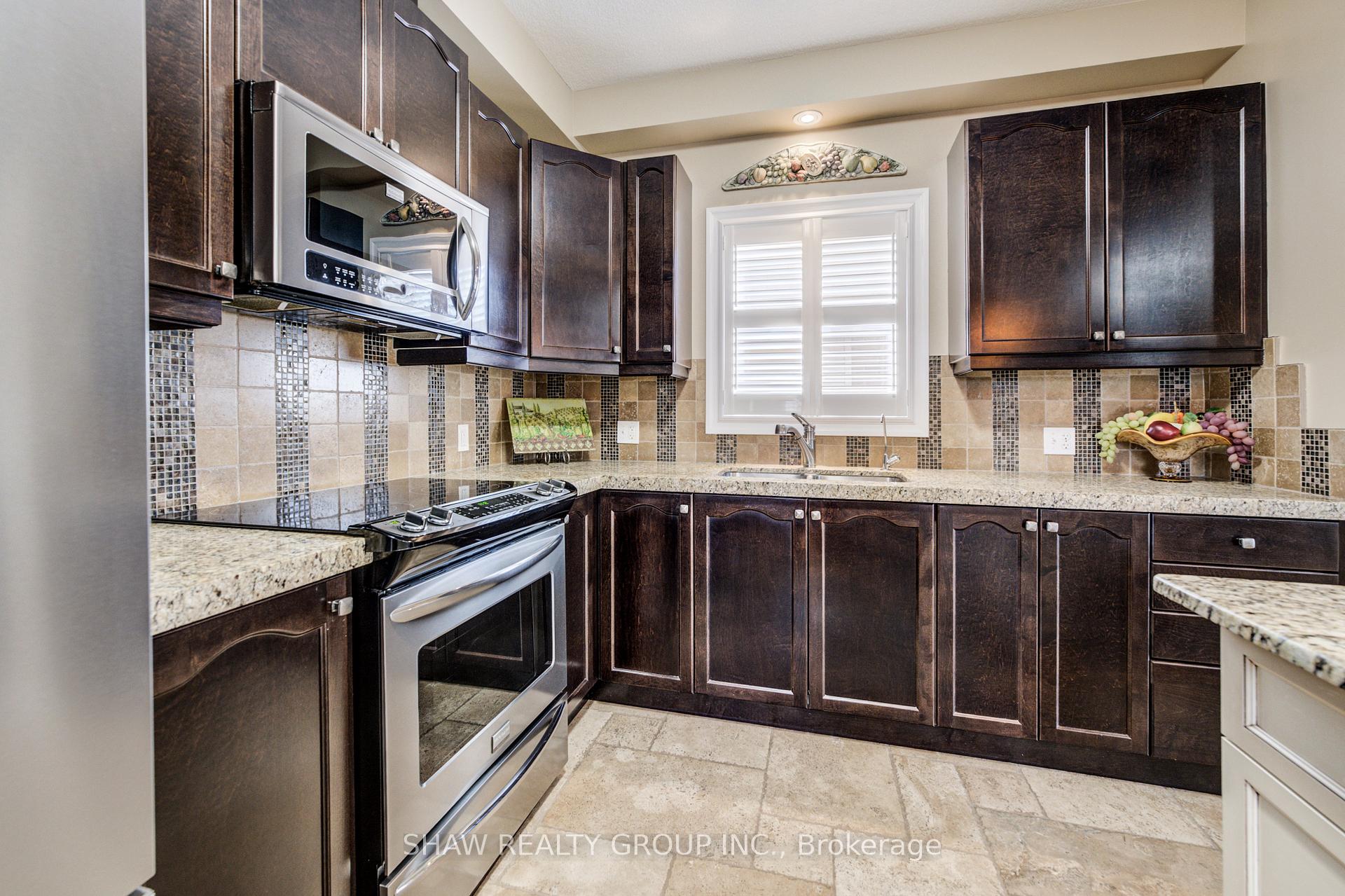 Photo 11 of 300 Watervale Crescent, Kitchener, Grand River South — HOMEH