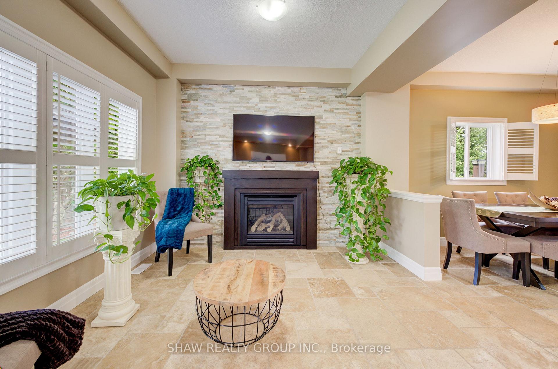 Photo 14 of 300 Watervale Crescent, Kitchener, Grand River South — HOMEH