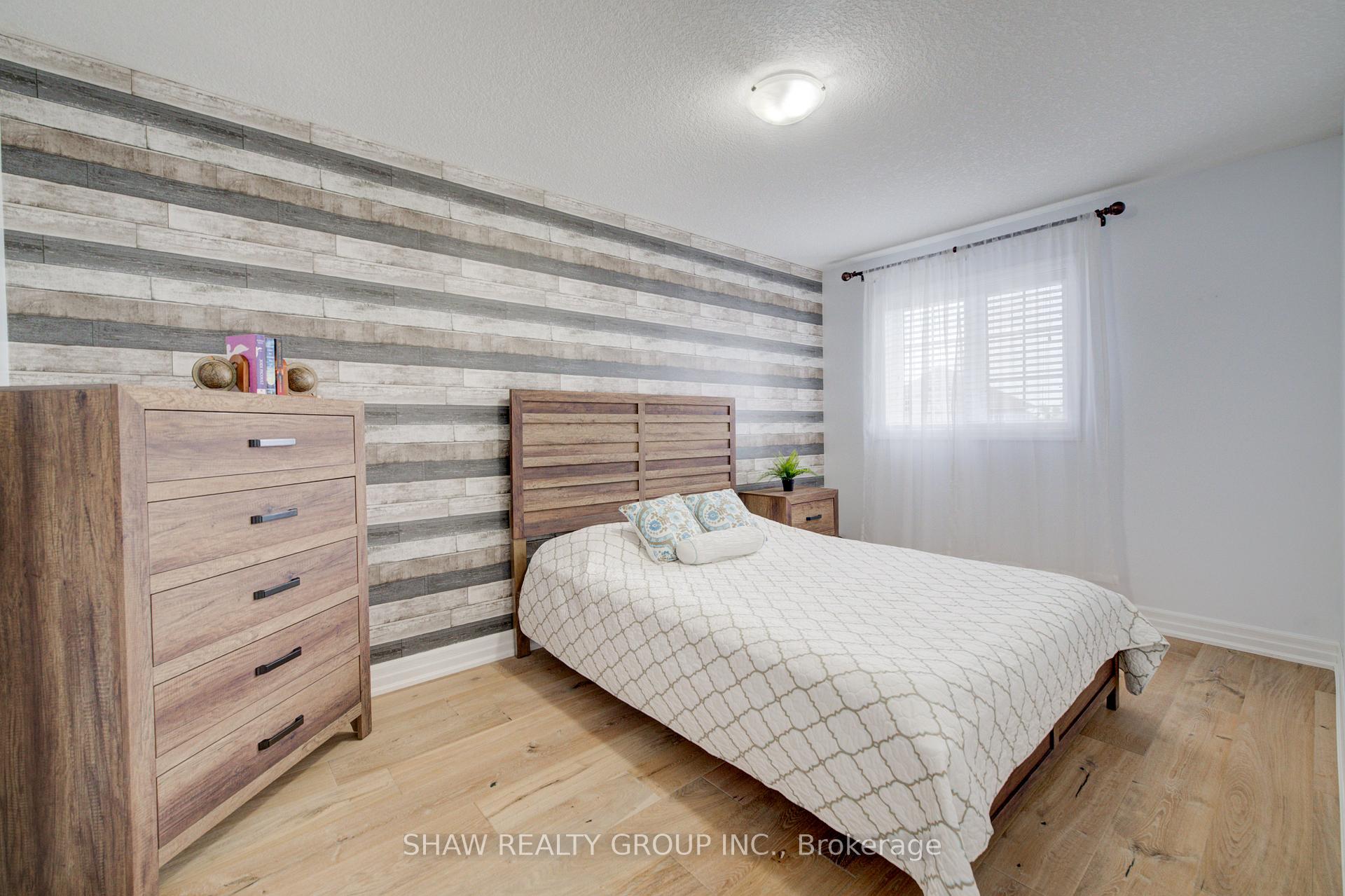 Photo 23 of 300 Watervale Crescent, Kitchener, Grand River South — HOMEH