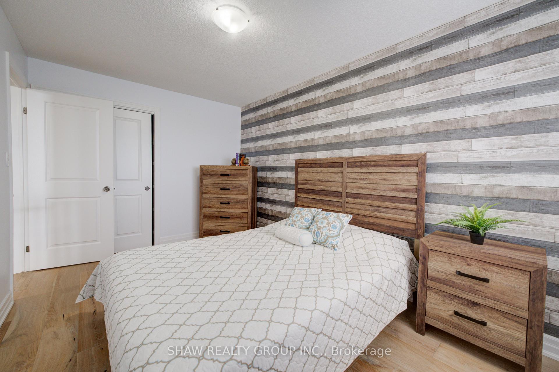 Photo 24 of 300 Watervale Crescent, Kitchener, Grand River South — HOMEH