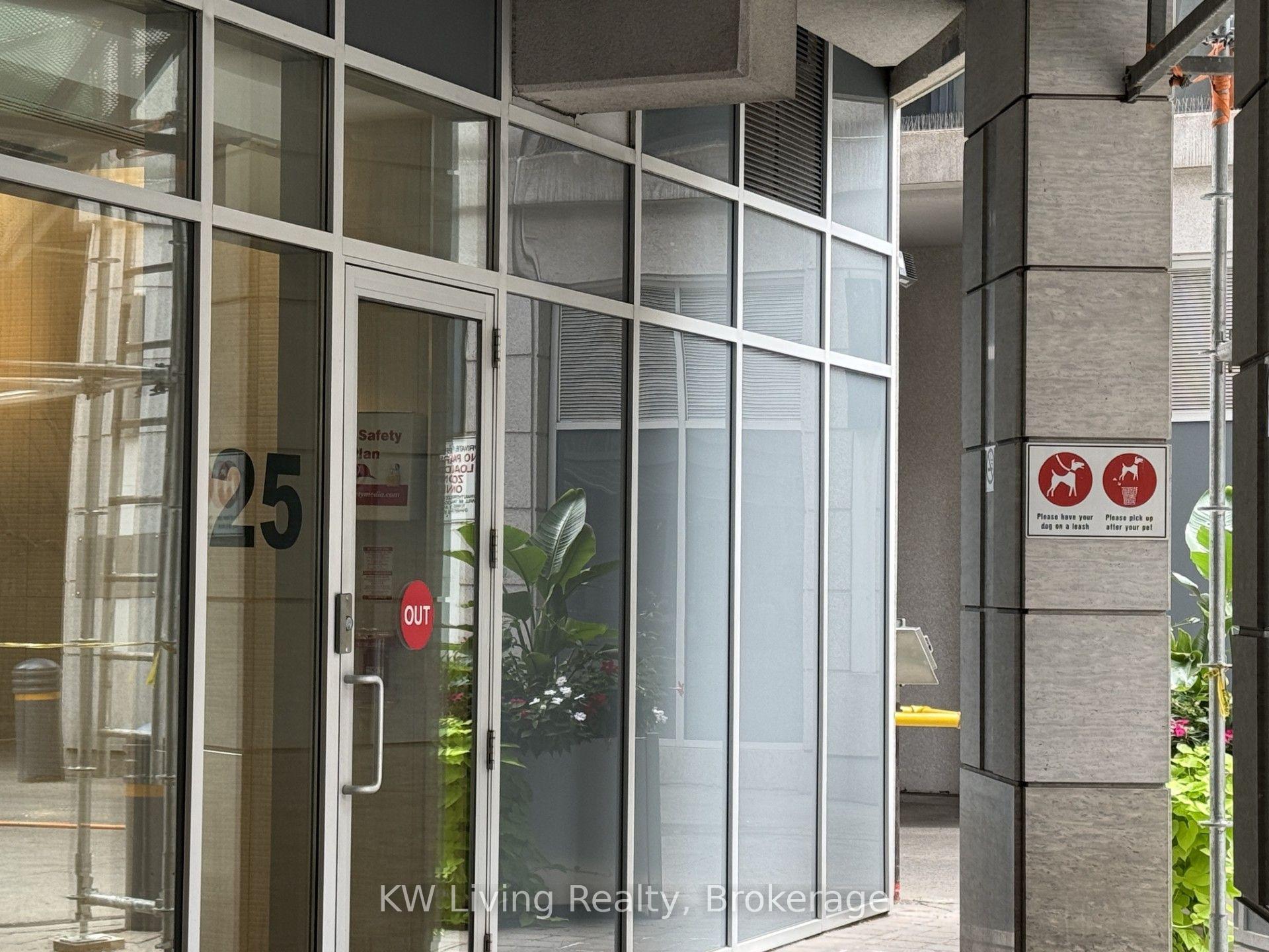 Photo 3 of Unit 2105, 25 Carlton Street, Toronto, Church-Yonge Corridor — HOMEH