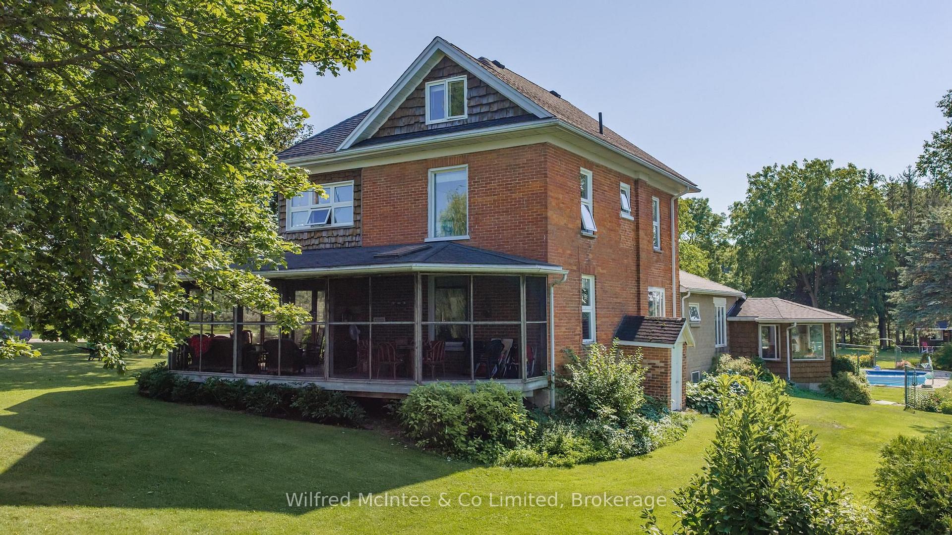 Front of 12 Bismark Street N