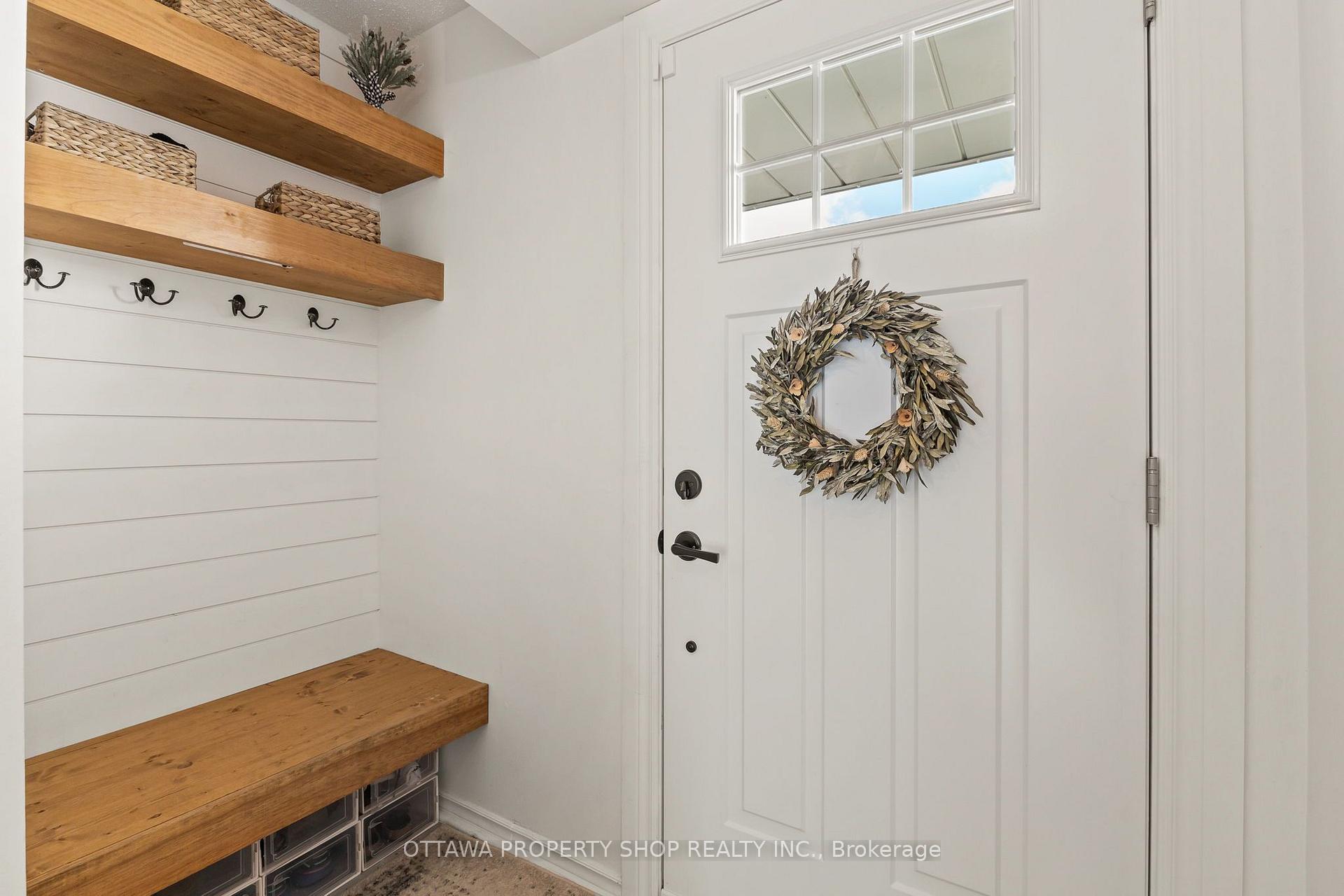 Photo 3 of 4006 Eady Court, Ottawa, Cyrville — HOMEH