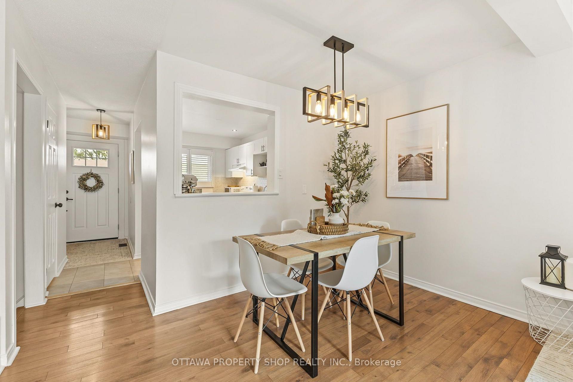 Photo 5 of 4006 Eady Court, Ottawa, Cyrville — HOMEH