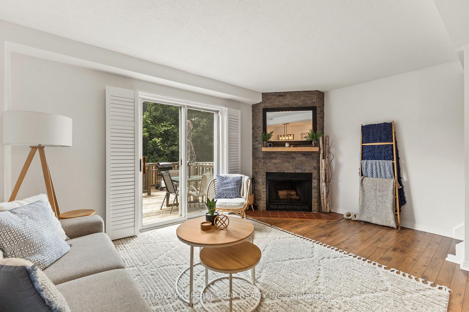 Photo 6 of 4006 Eady Court, Ottawa, Cyrville — HOMEH