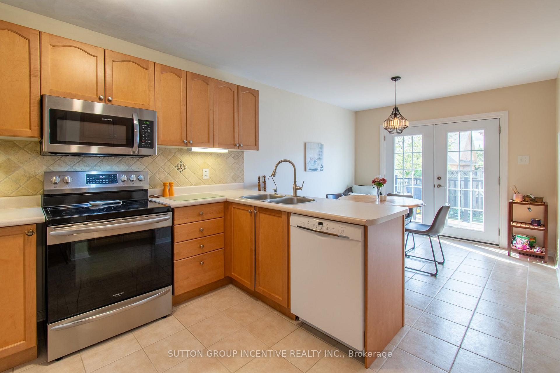 Photo 9 of 58 Tunbridge Road, Barrie, Georgian Drive — HOMEH