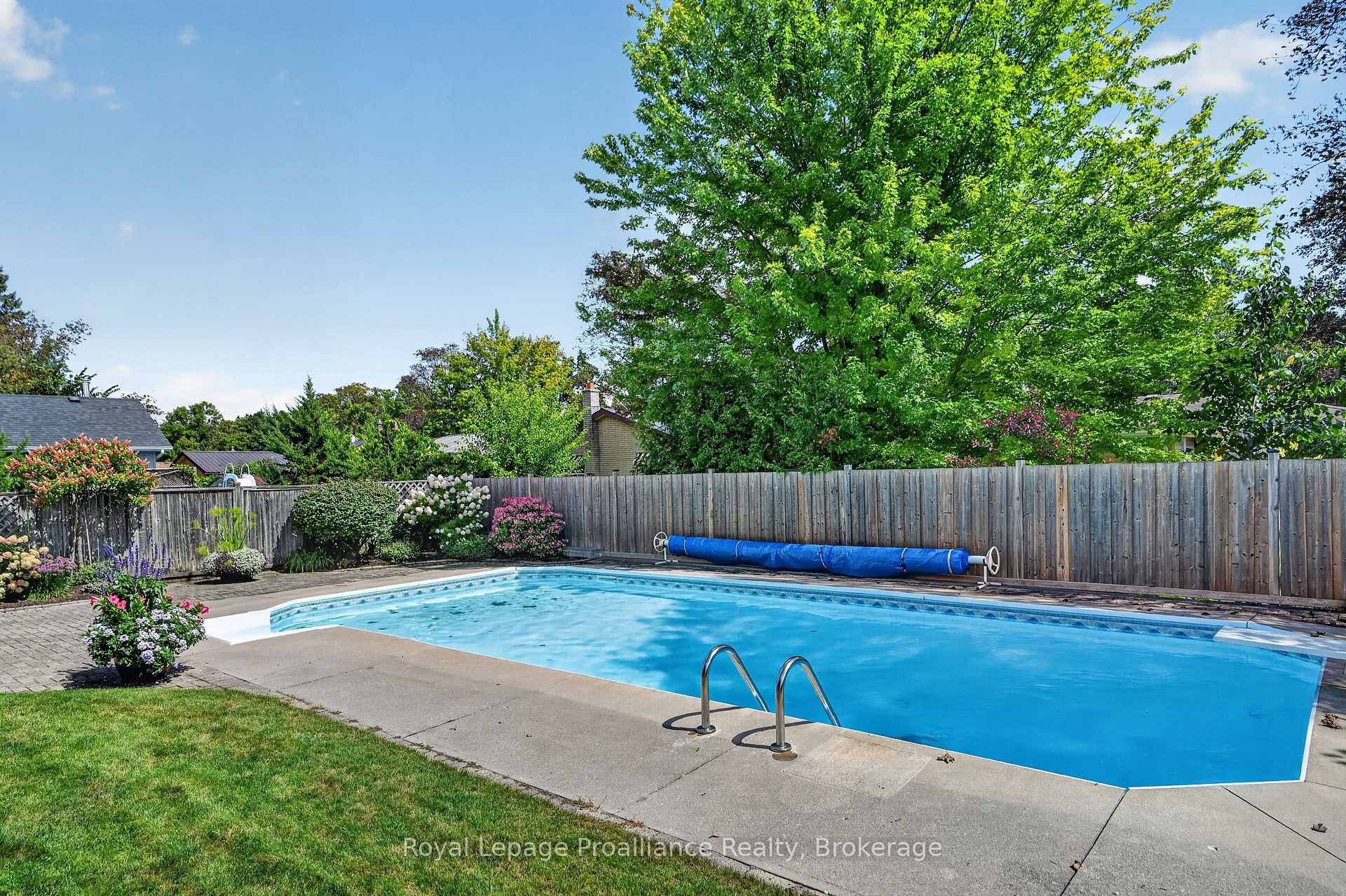 Photo 2 of 1296 Hudson Street, Peterborough, Northcrest Ward 5 — HOMEH