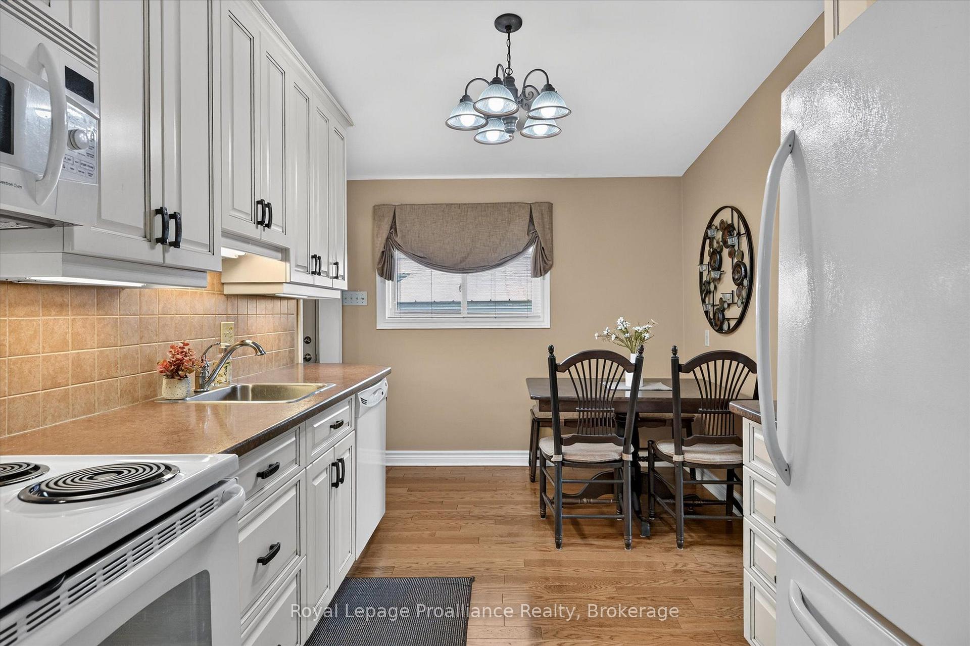 Photo 12 of 1296 Hudson Street, Peterborough, Northcrest Ward 5 — HOMEH