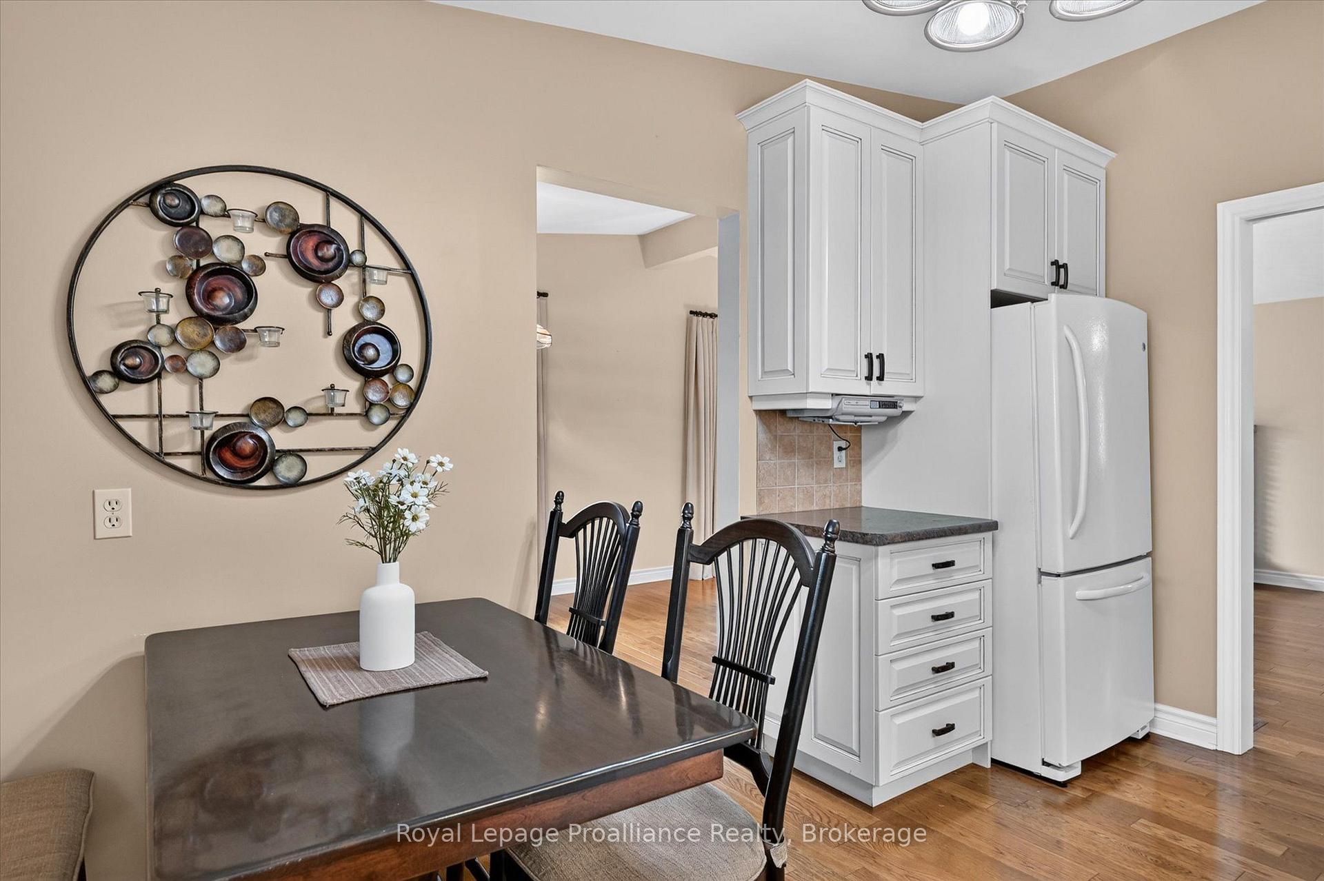 Photo 14 of 1296 Hudson Street, Peterborough, Northcrest Ward 5 — HOMEH