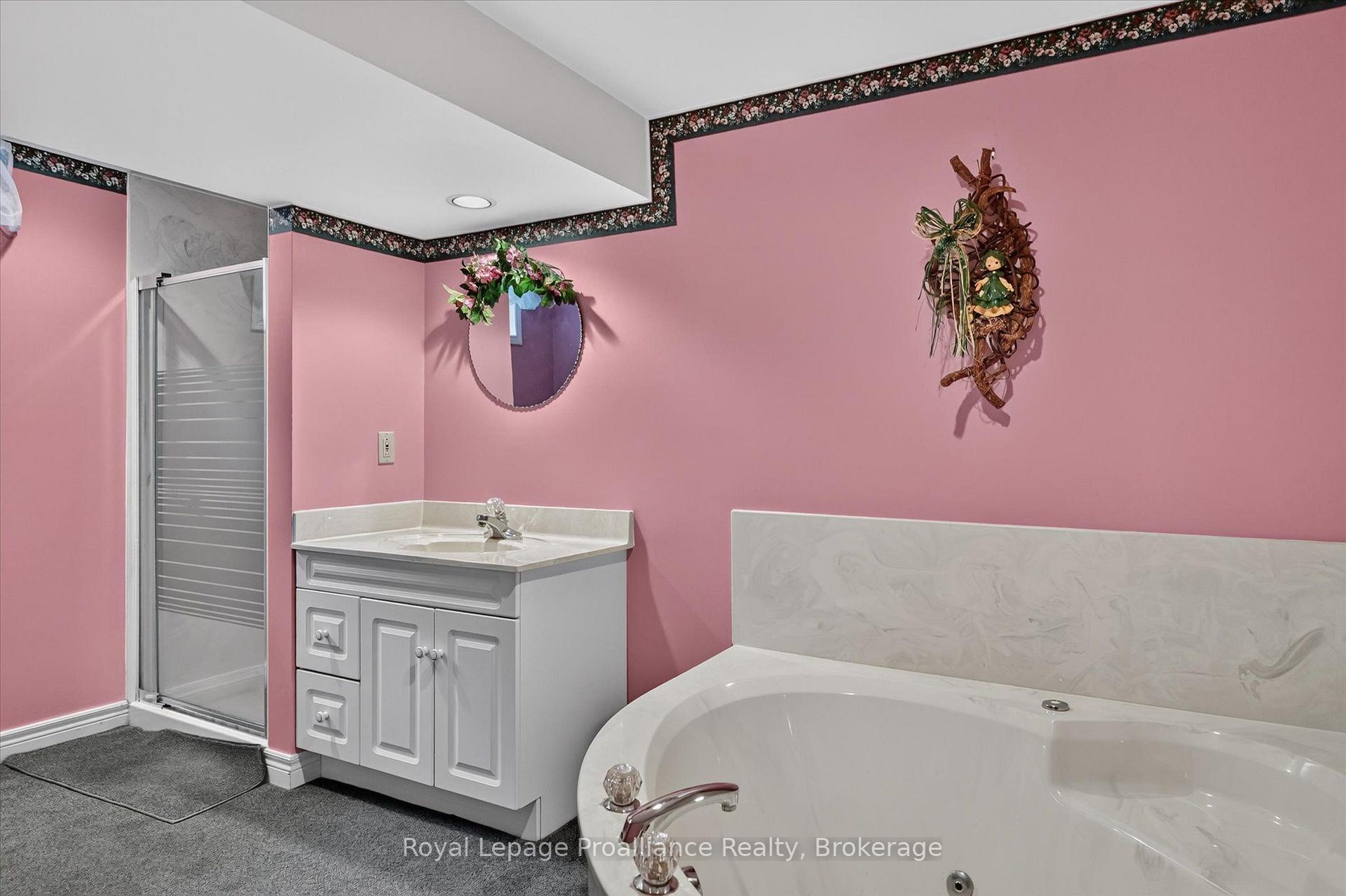 Photo 28 of 1296 Hudson Street, Peterborough, Northcrest Ward 5 — HOMEH