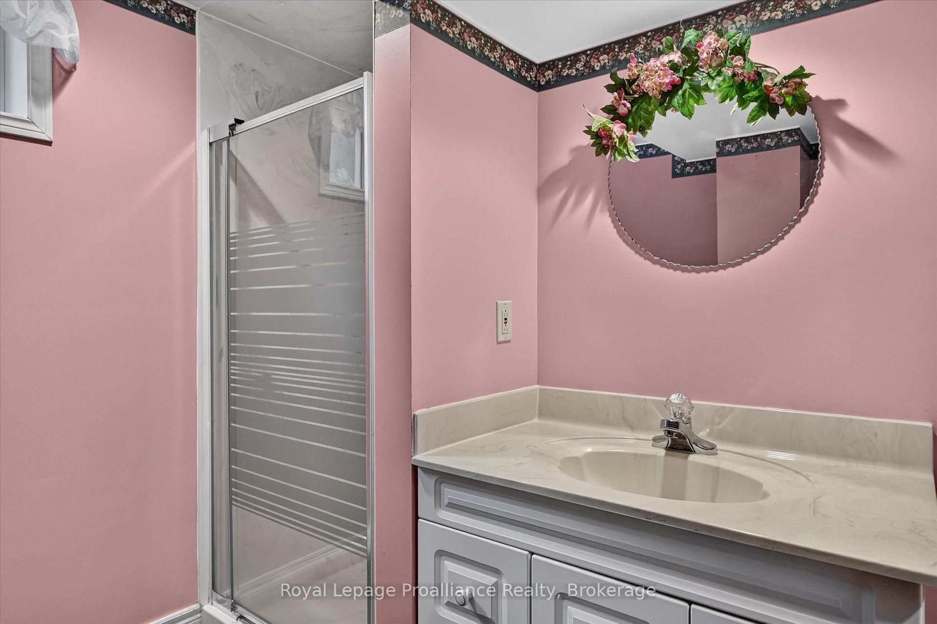 Photo 29 of 1296 Hudson Street, Peterborough, Northcrest Ward 5 — HOMEH