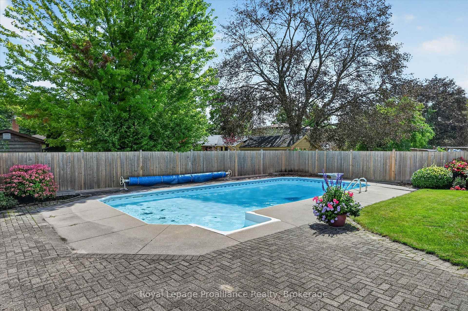Photo 31 of 1296 Hudson Street, Peterborough, Northcrest Ward 5 — HOMEH