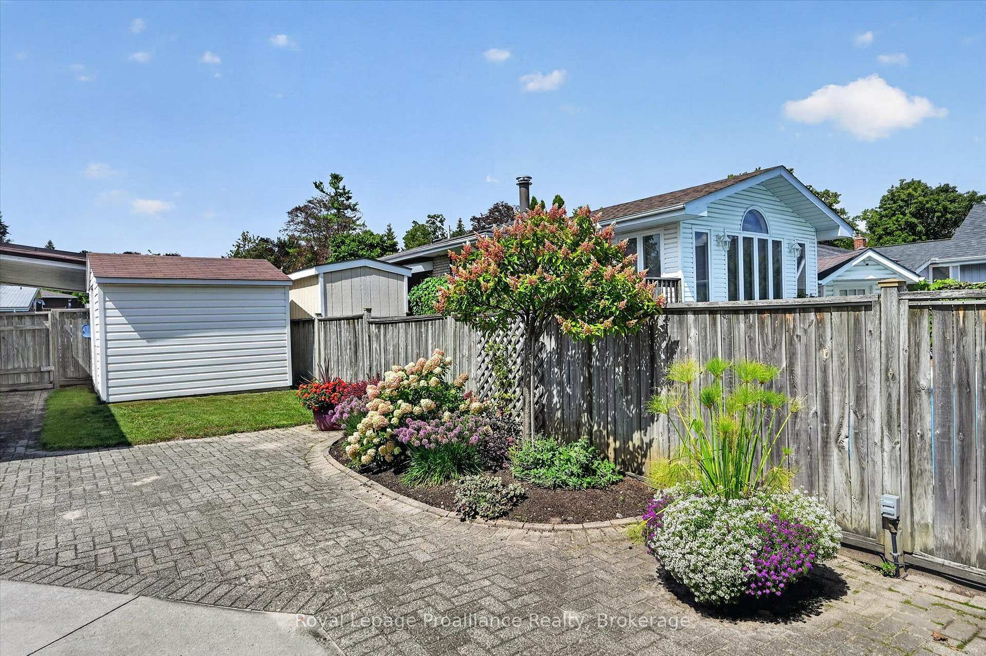 Photo 33 of 1296 Hudson Street, Peterborough, Northcrest Ward 5 — HOMEH