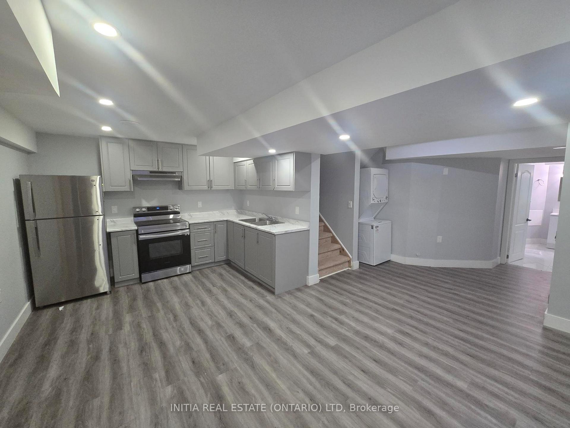 Photo 3 of 971 Silverfox Crescent, London, North S — HOMEH