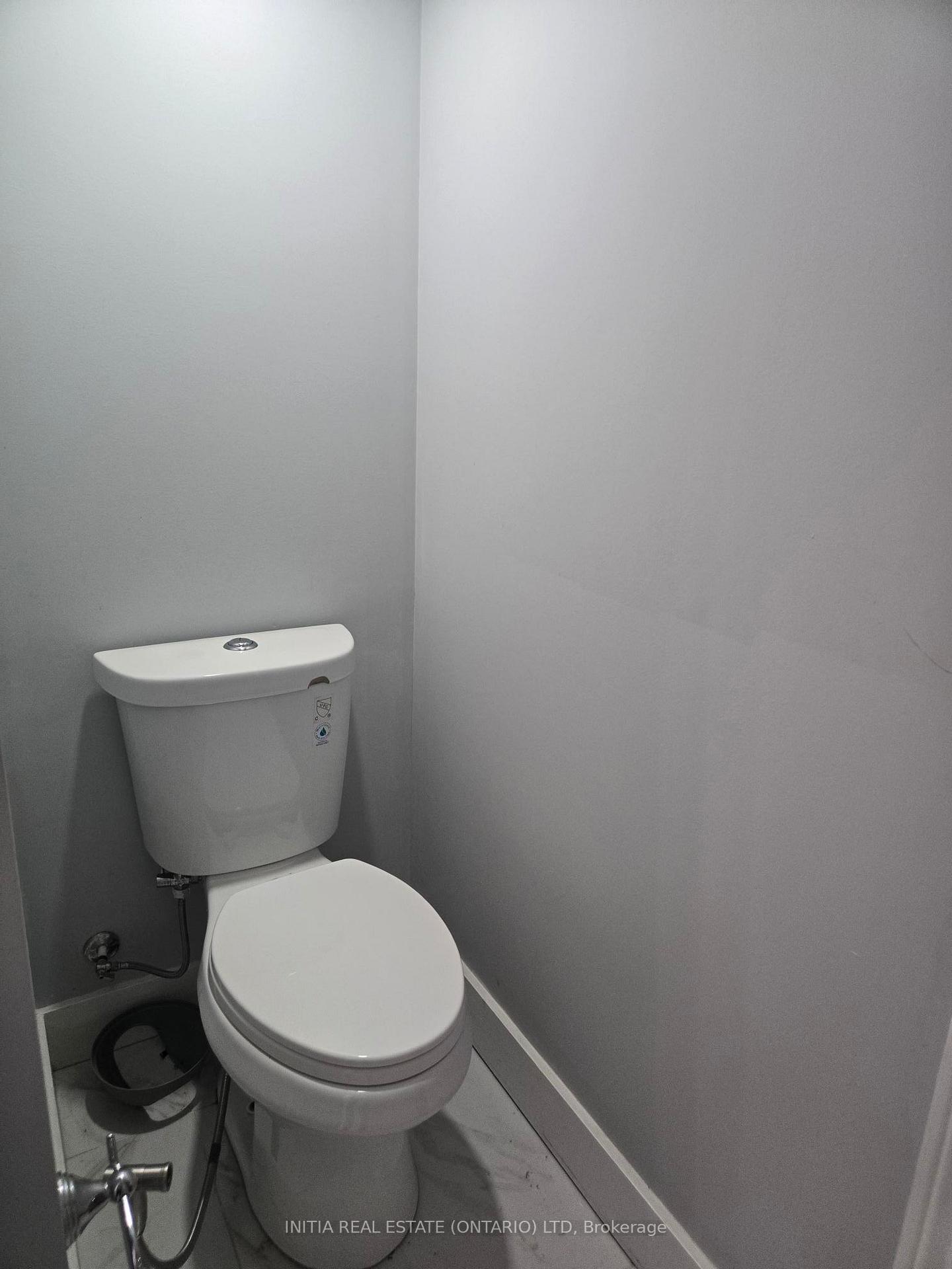 Photo 9 of 971 Silverfox Crescent, London, North S — HOMEH