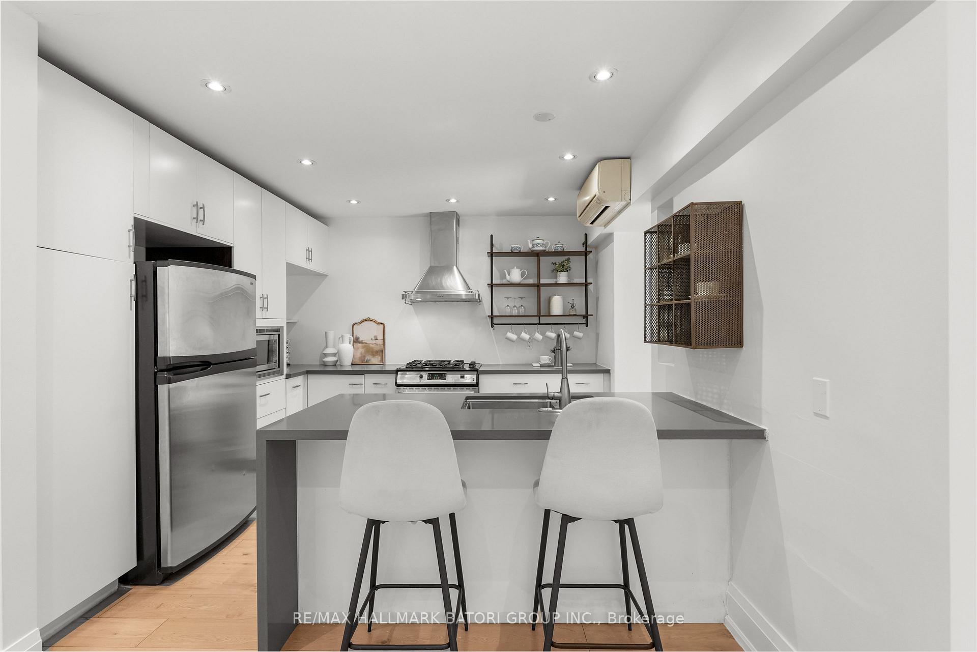 Photo 5 of 555 Castlefield Avenue, Toronto, Forest Hill North — HOMEH