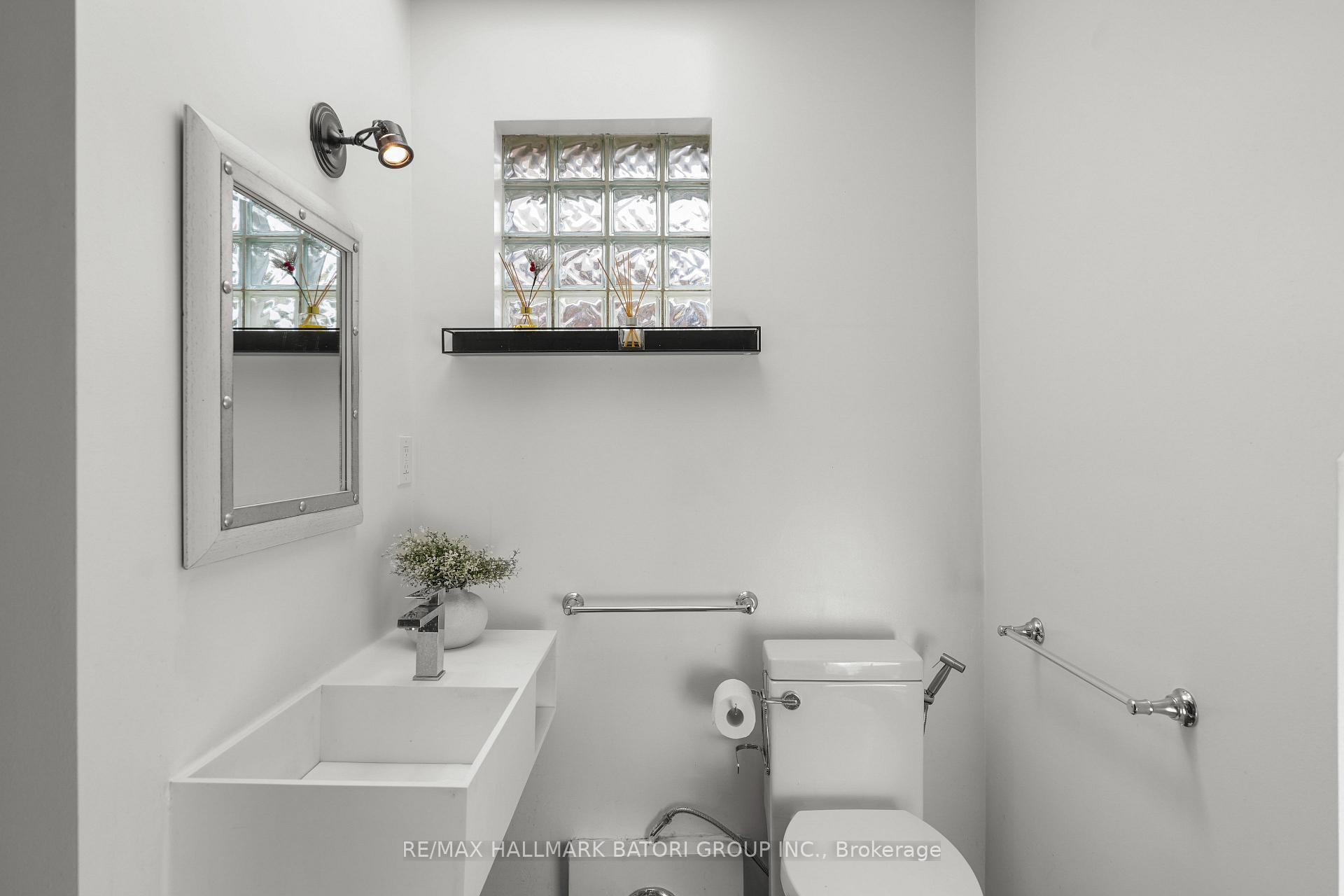Photo 18 of 555 Castlefield Avenue, Toronto, Forest Hill North — HOMEH