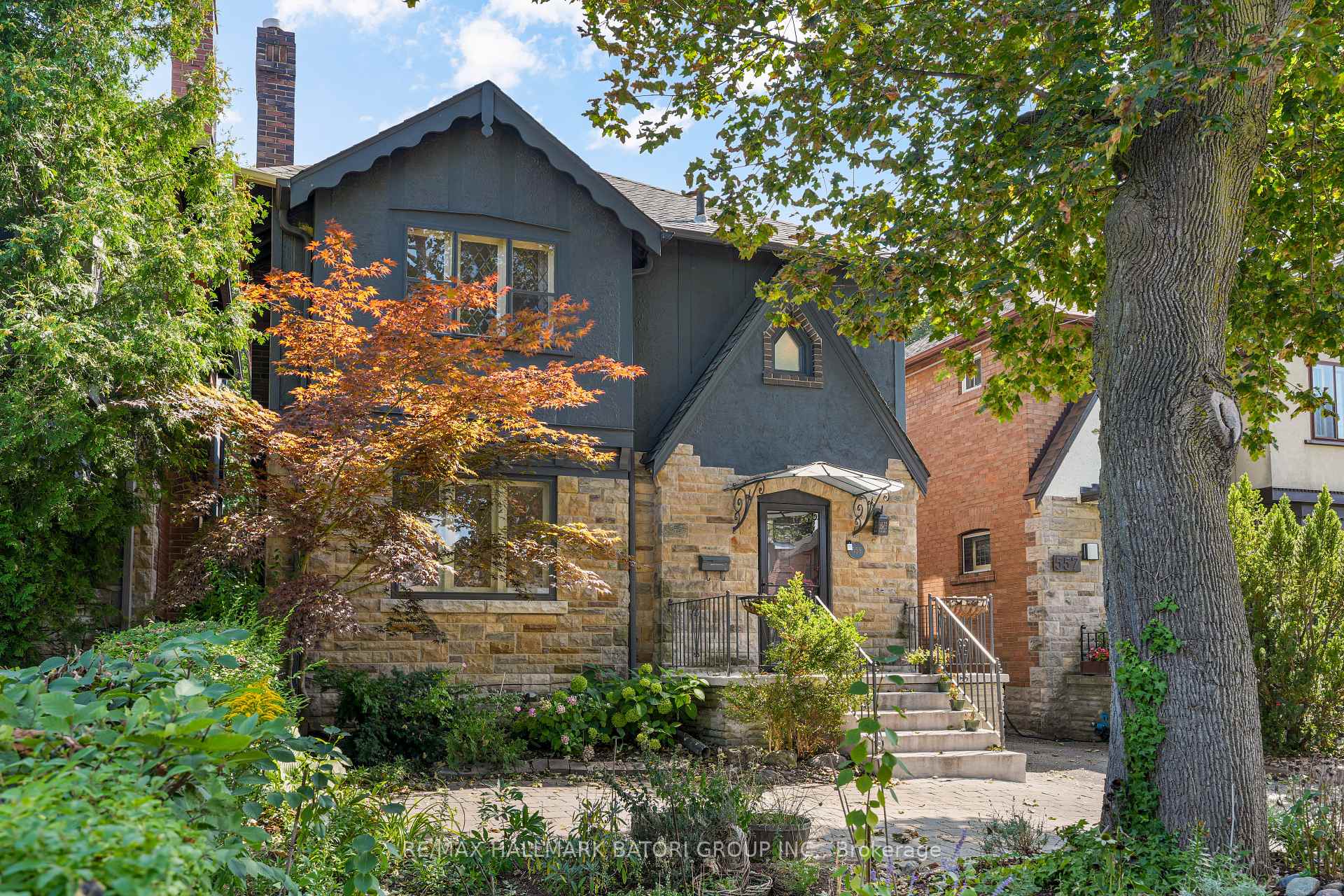 Photo 1 of 555 Castlefield Avenue, Toronto, Forest Hill North — HOMEH