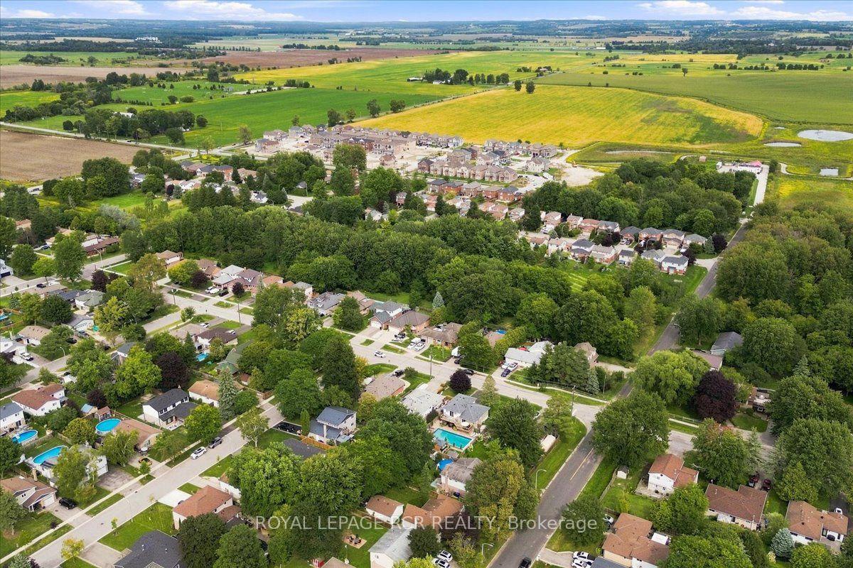 Photo 42 of 232 Centre Street N, New Tecumseth, Beeton — HOMEH